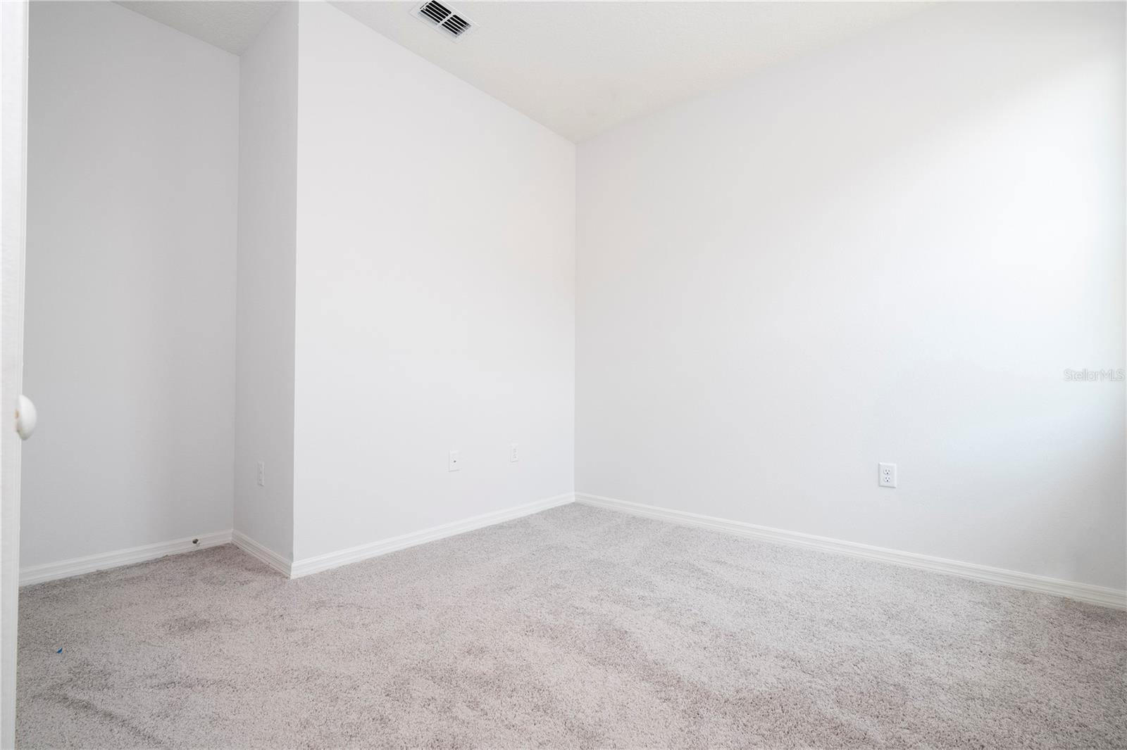 Image 36 of 41 For 873-875 Colville Drive