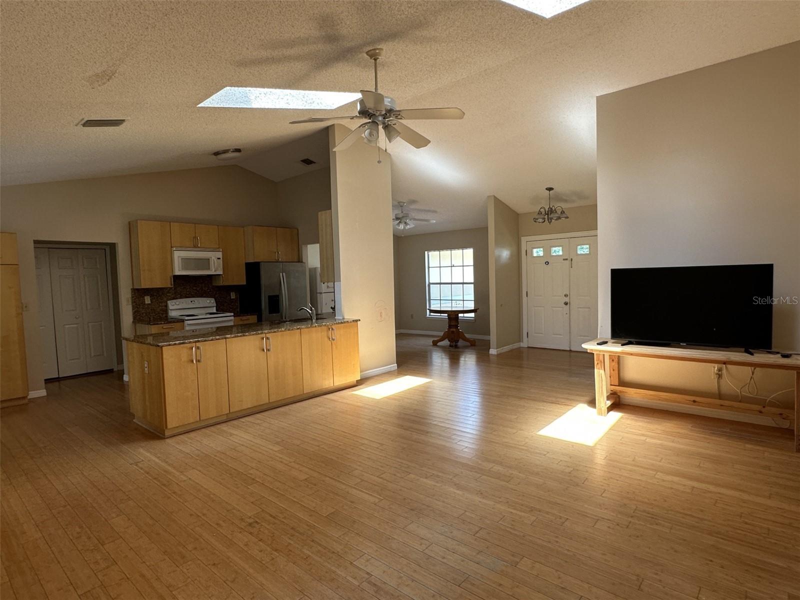 Image 10 of 27 For 6610 Pampus Drive
