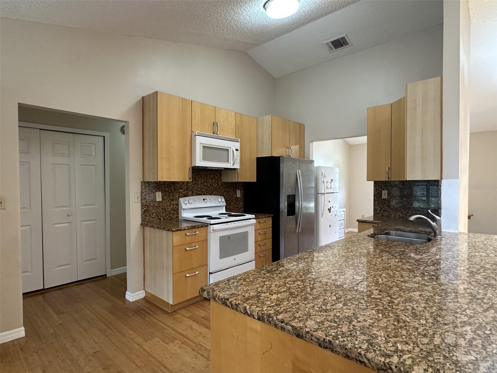 Image 14 of 27 For 6610 Pampus Drive