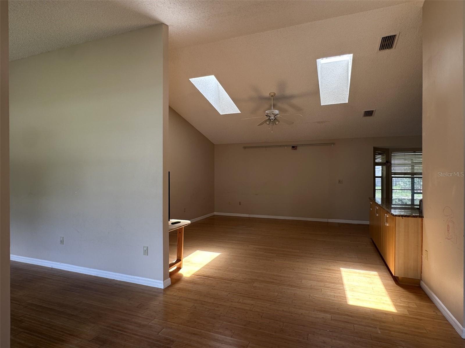 Image 5 of 27 For 6610 Pampus Drive