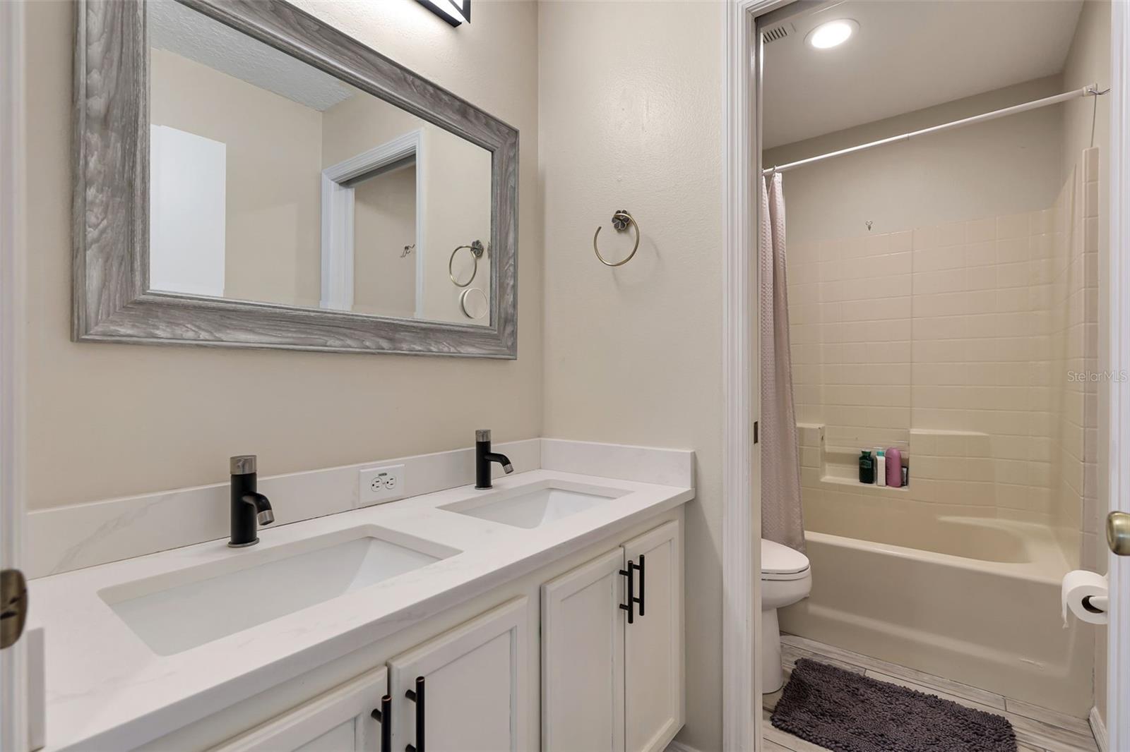 Image 15 of 43 For 1429 Carey Glen Circle