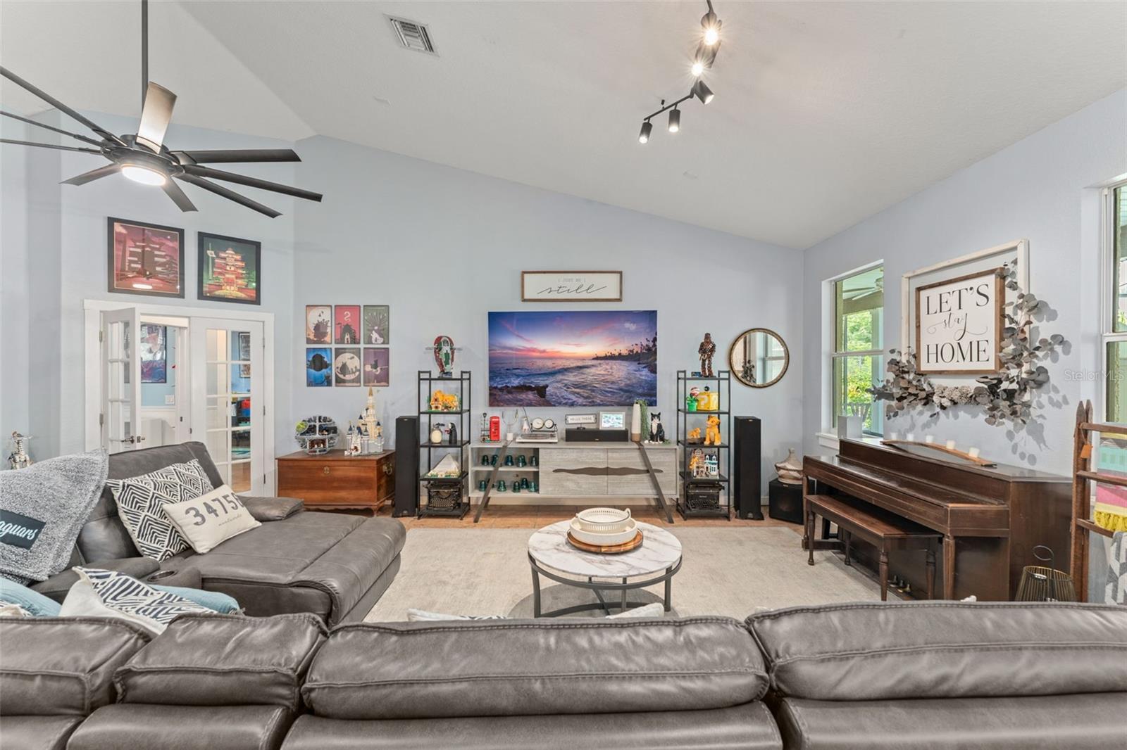 Image 10 of 56 For 17523 Doris Street