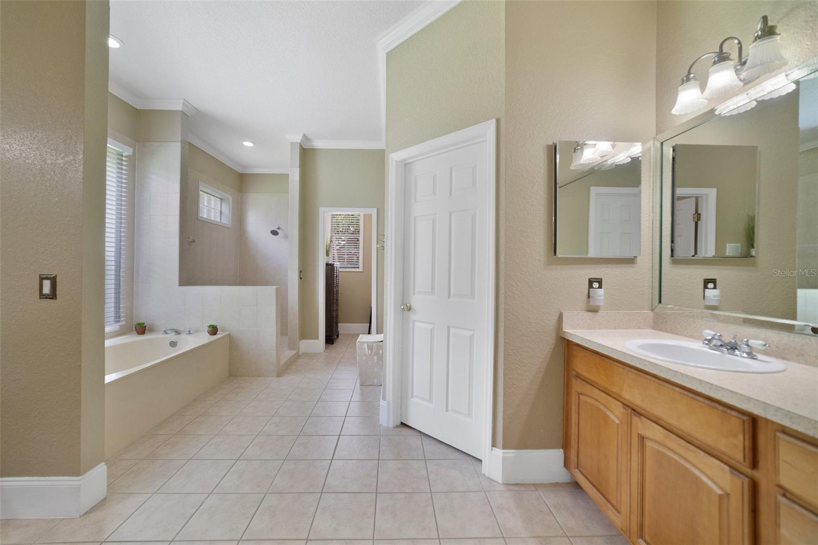Image 13 of 37 For 1425 Riviera Drive