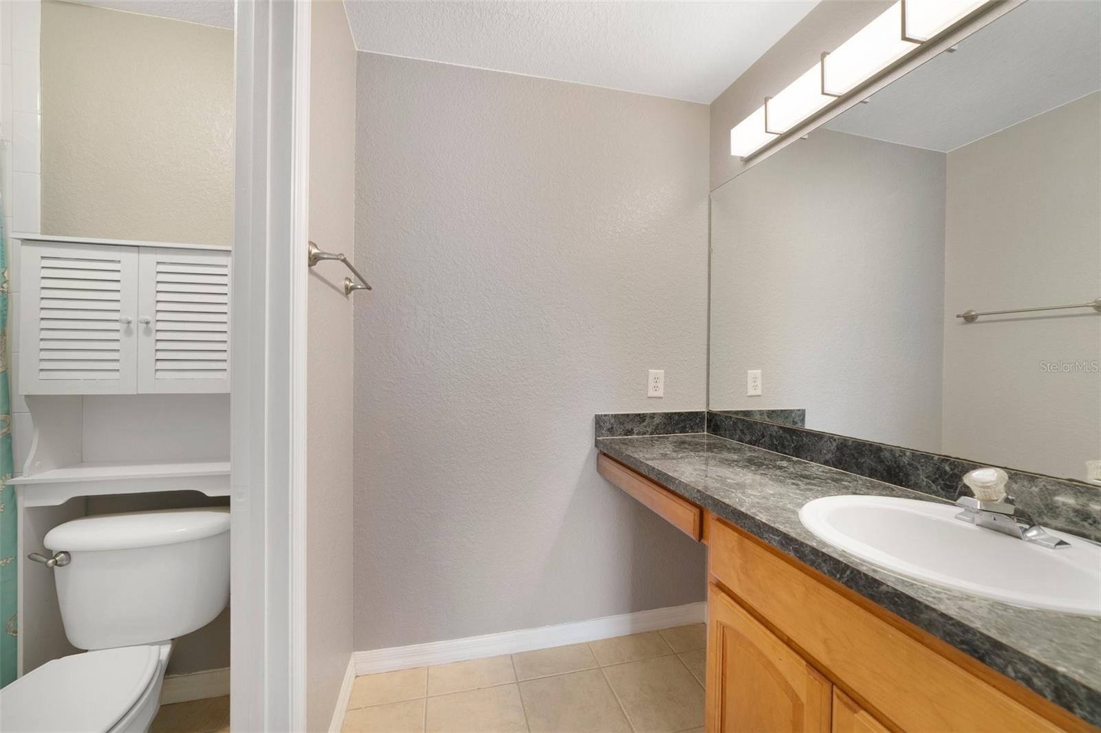 Image 20 of 37 For 1425 Riviera Drive