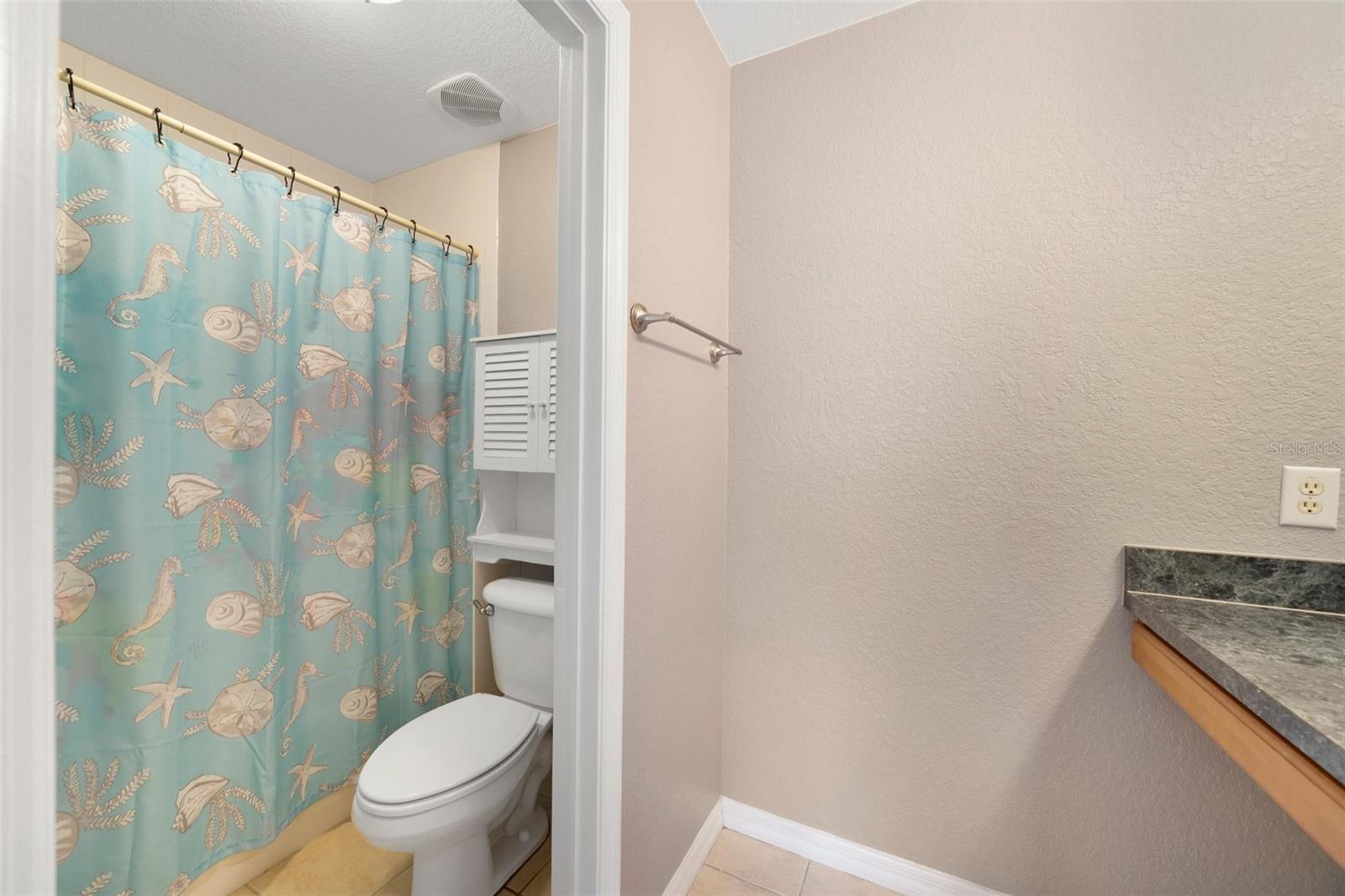 Image 21 of 37 For 1425 Riviera Drive