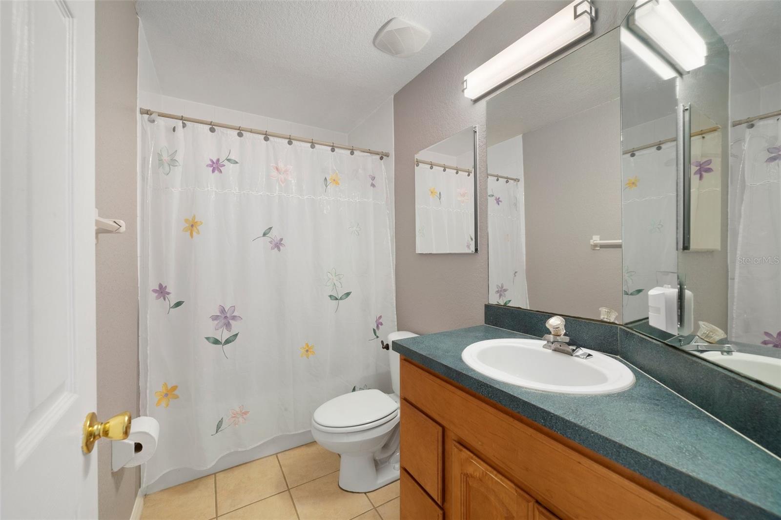 Image 23 of 37 For 1425 Riviera Drive