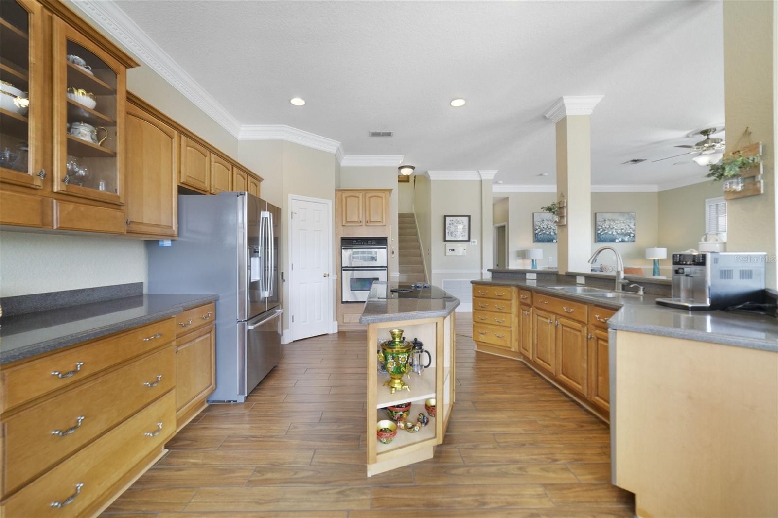Image 6 of 37 For 1425 Riviera Drive