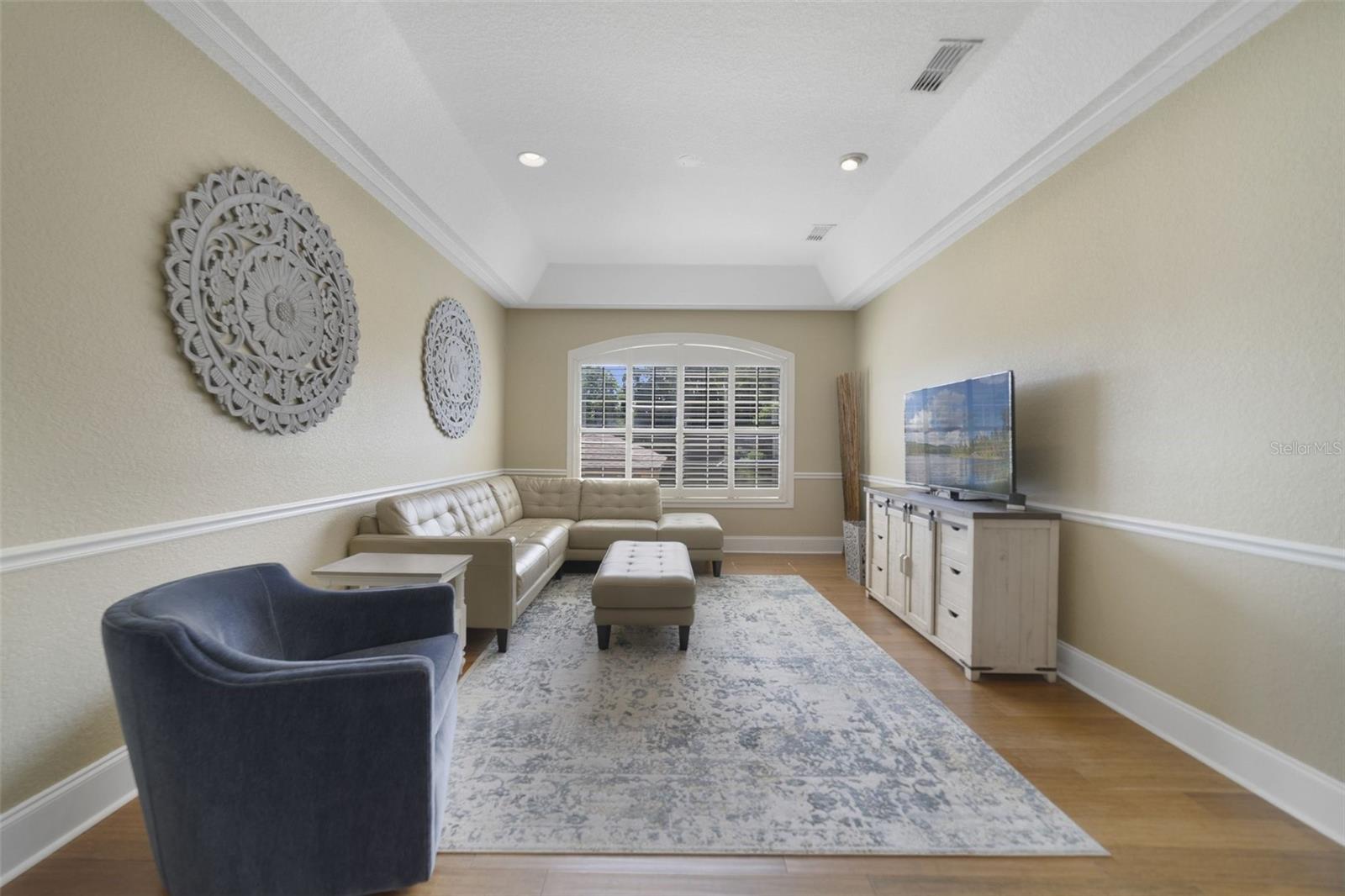 Image 9 of 37 For 1425 Riviera Drive
