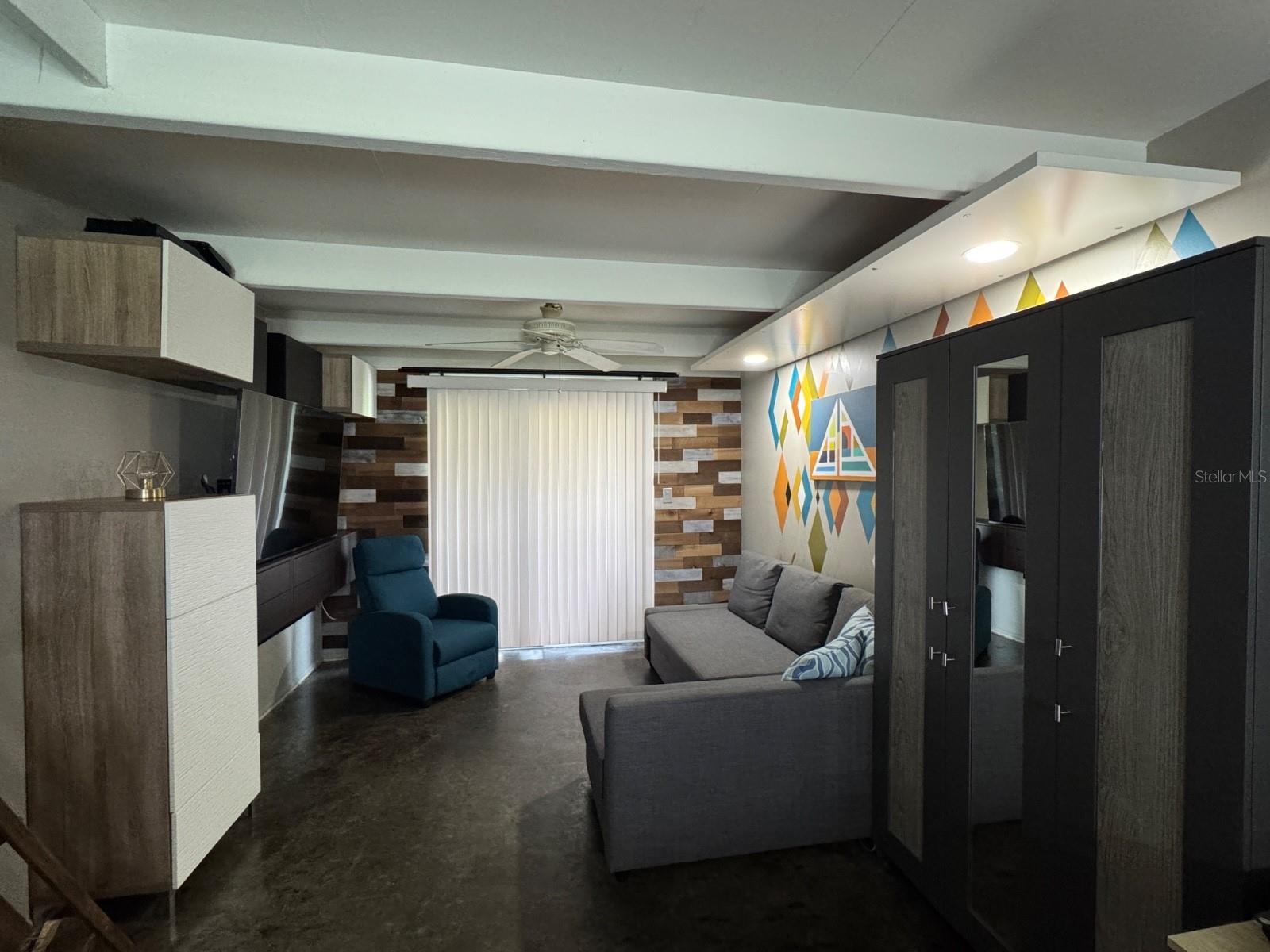 Image 3 of 10 For 2231 Club Circle 2231