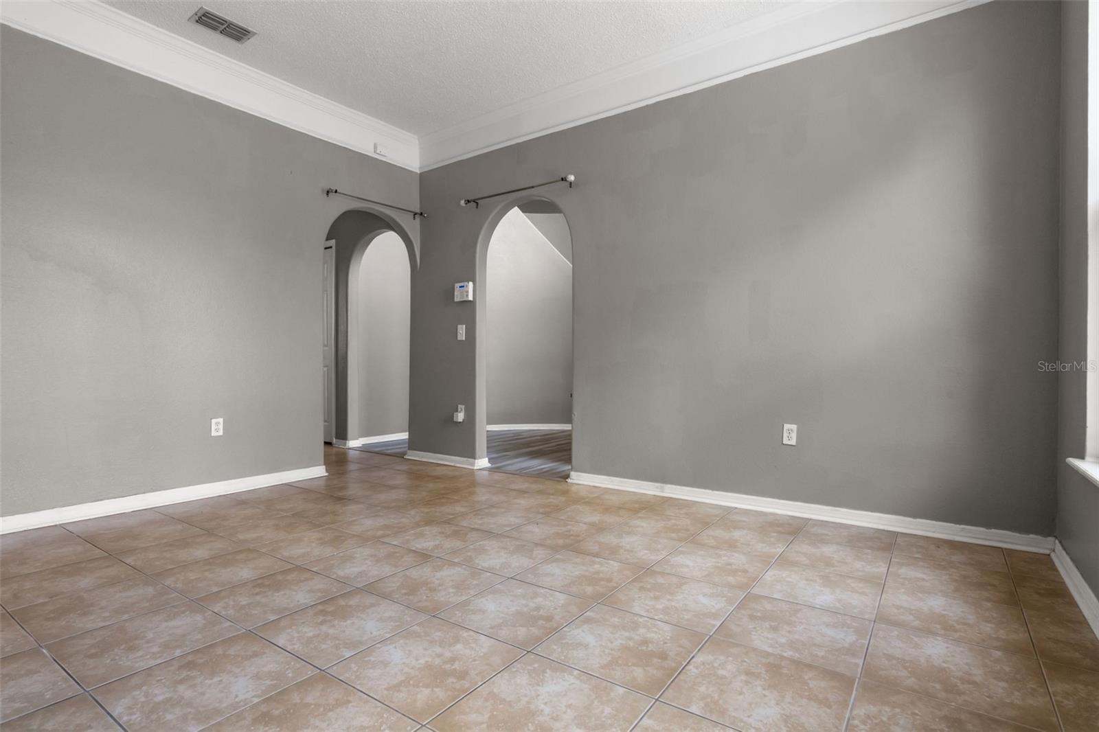 Image 22 of 55 For 470 Regal Downs Circle
