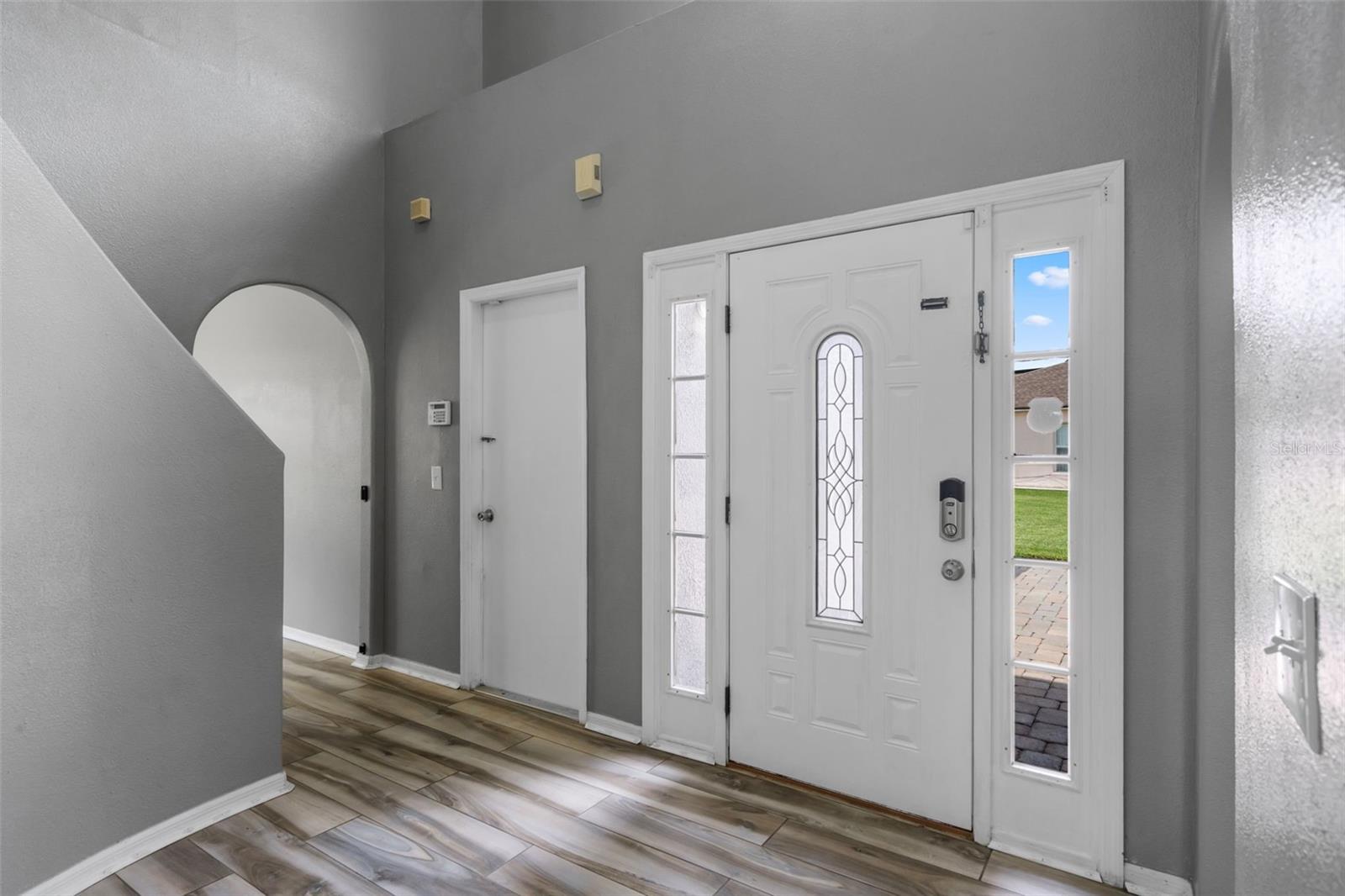 Image 6 of 55 For 470 Regal Downs Circle