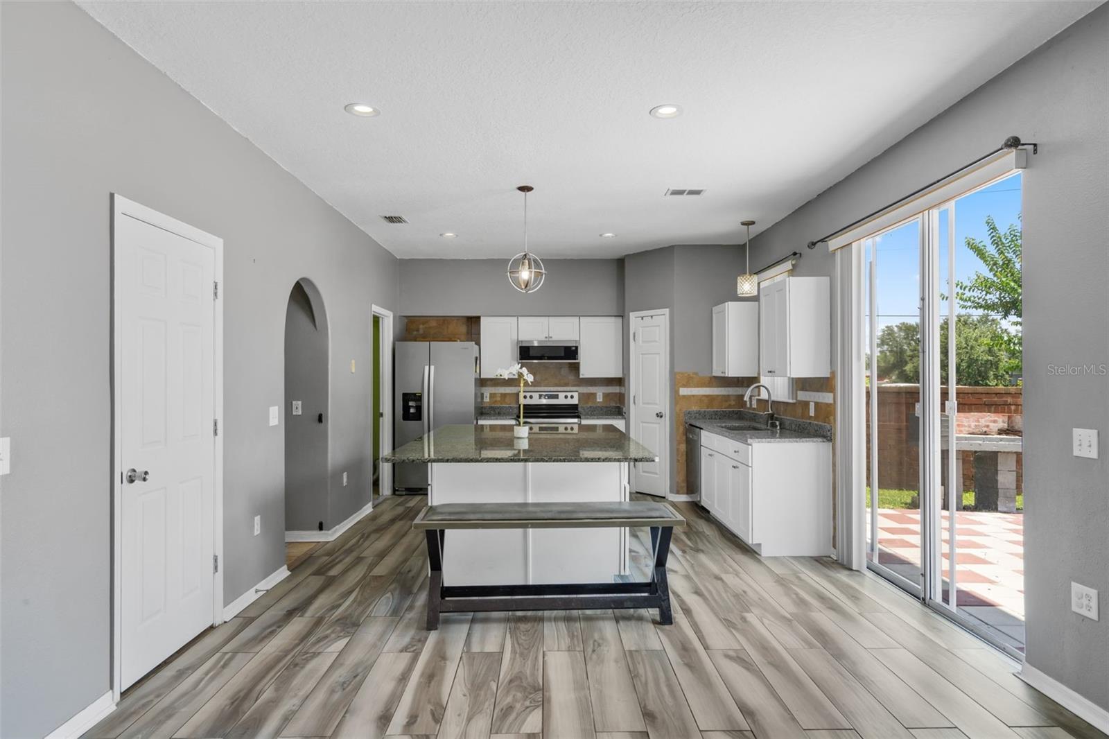 Image 9 of 55 For 470 Regal Downs Circle