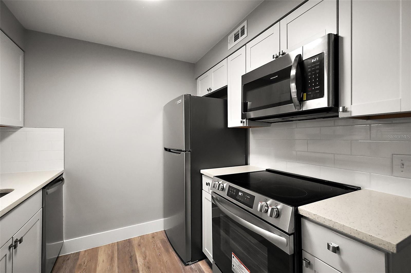 Image 22 of 25 For 420 Palmetto Street 5