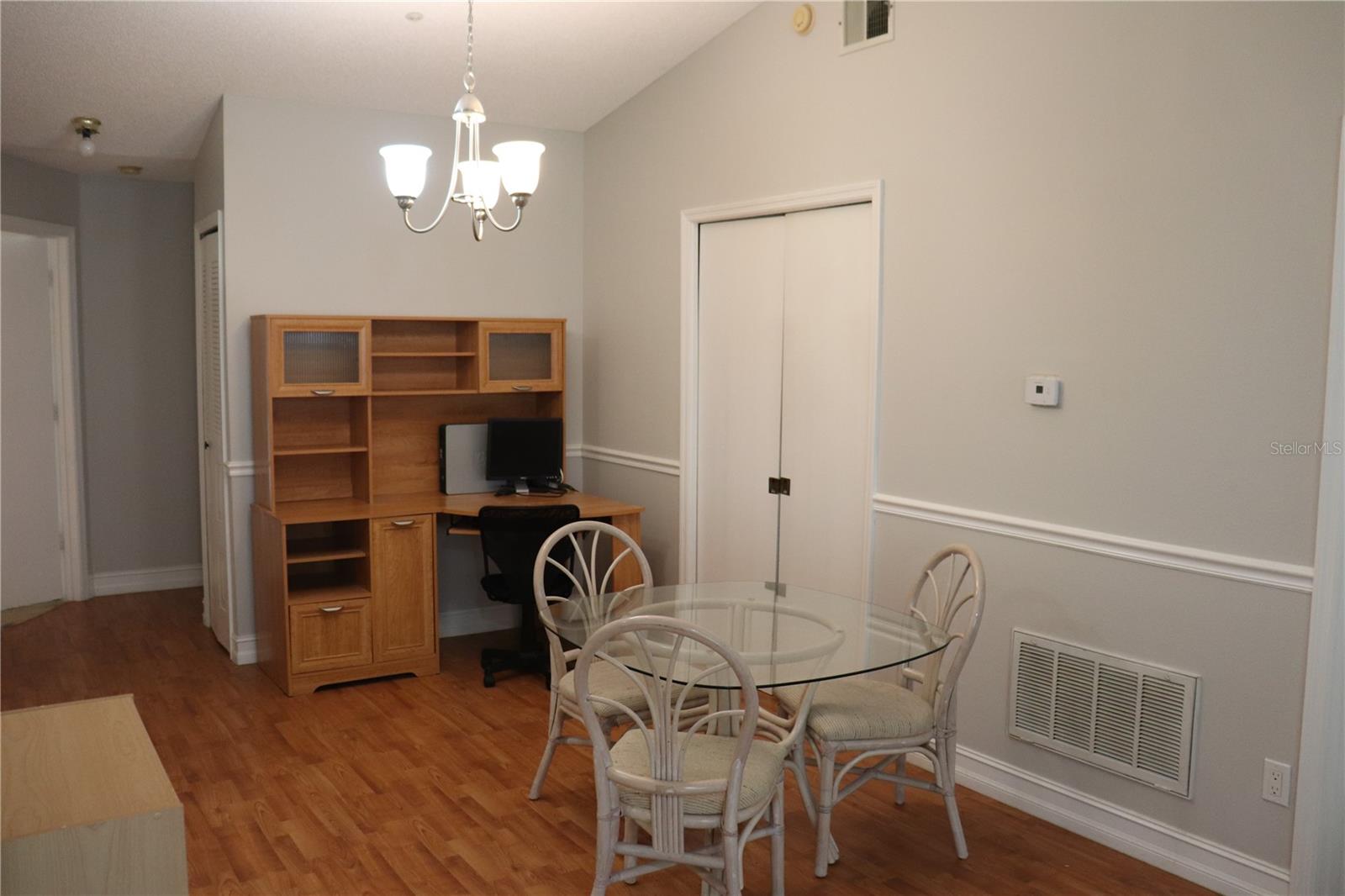 Image 11 of 26 For 1827 Blaine Terrace