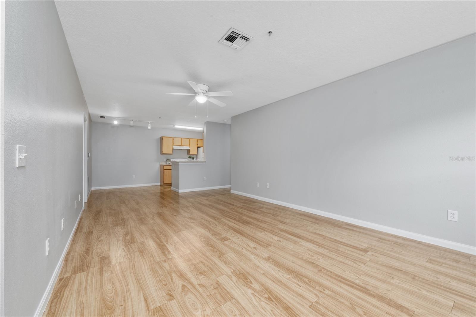 Image 6 of 33 For 6560 Swissco Drive 31