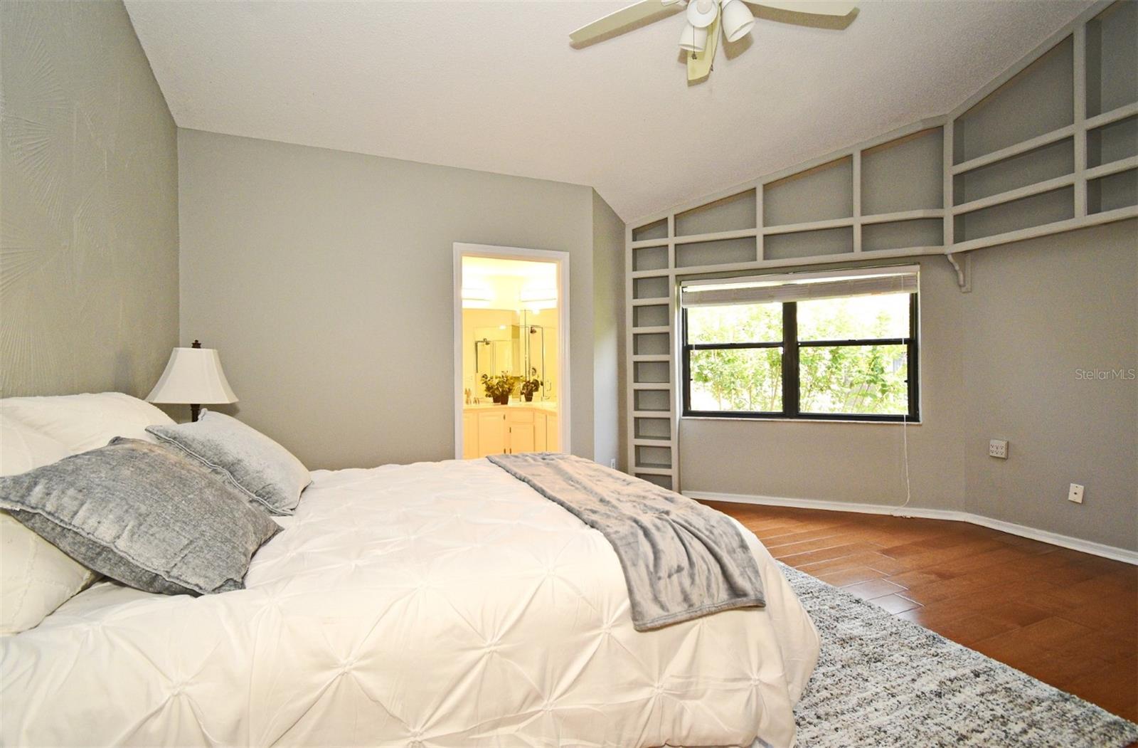 Image 18 of 47 For 2928 Lake Pineloch Boulevard Ge