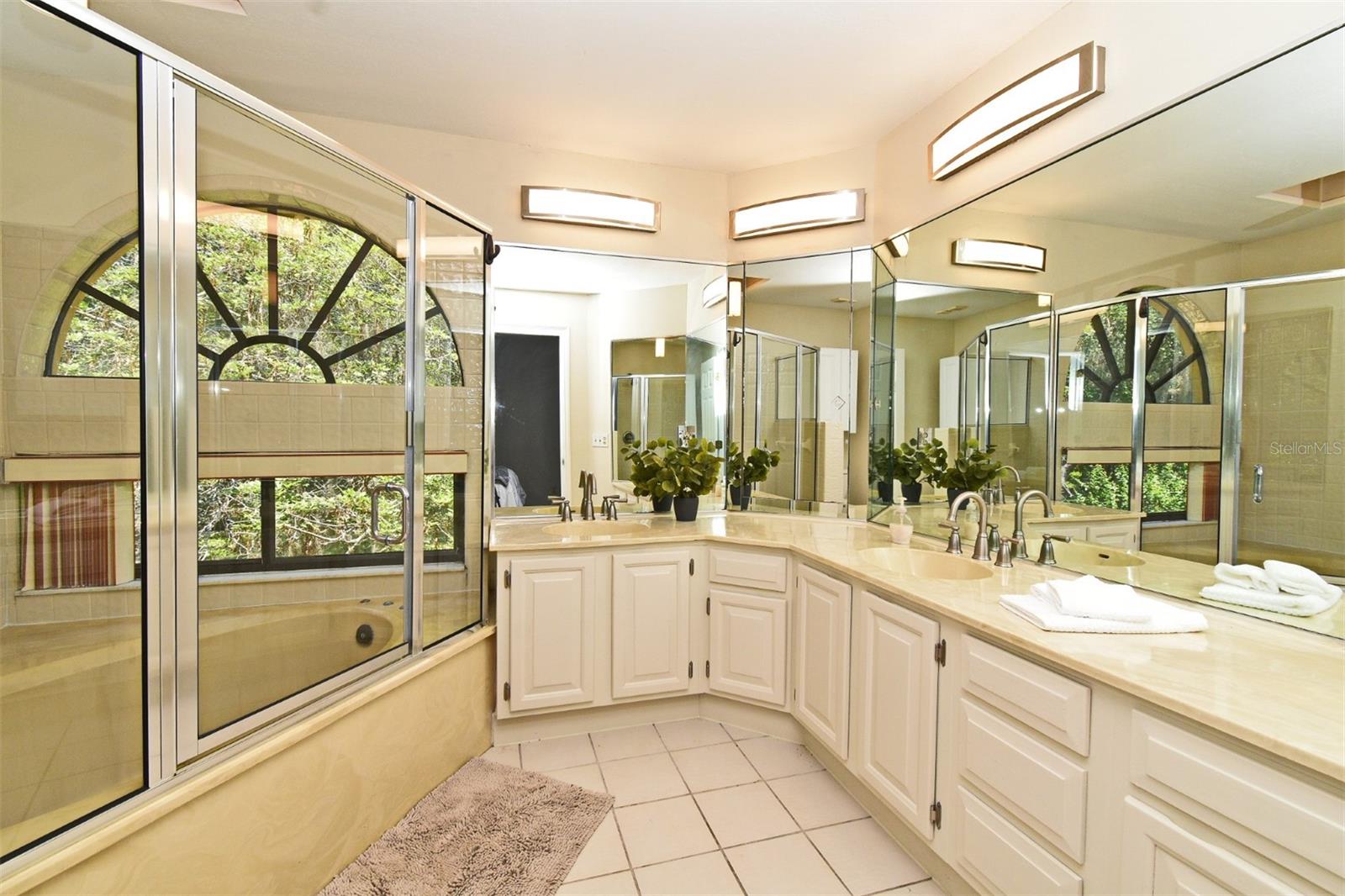 Image 21 of 47 For 2928 Lake Pineloch Boulevard Ge