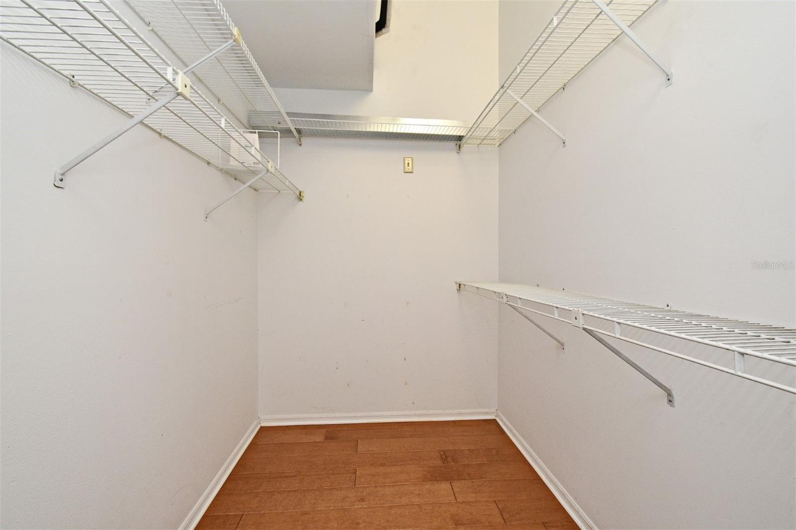 Image 23 of 47 For 2928 Lake Pineloch Boulevard Ge