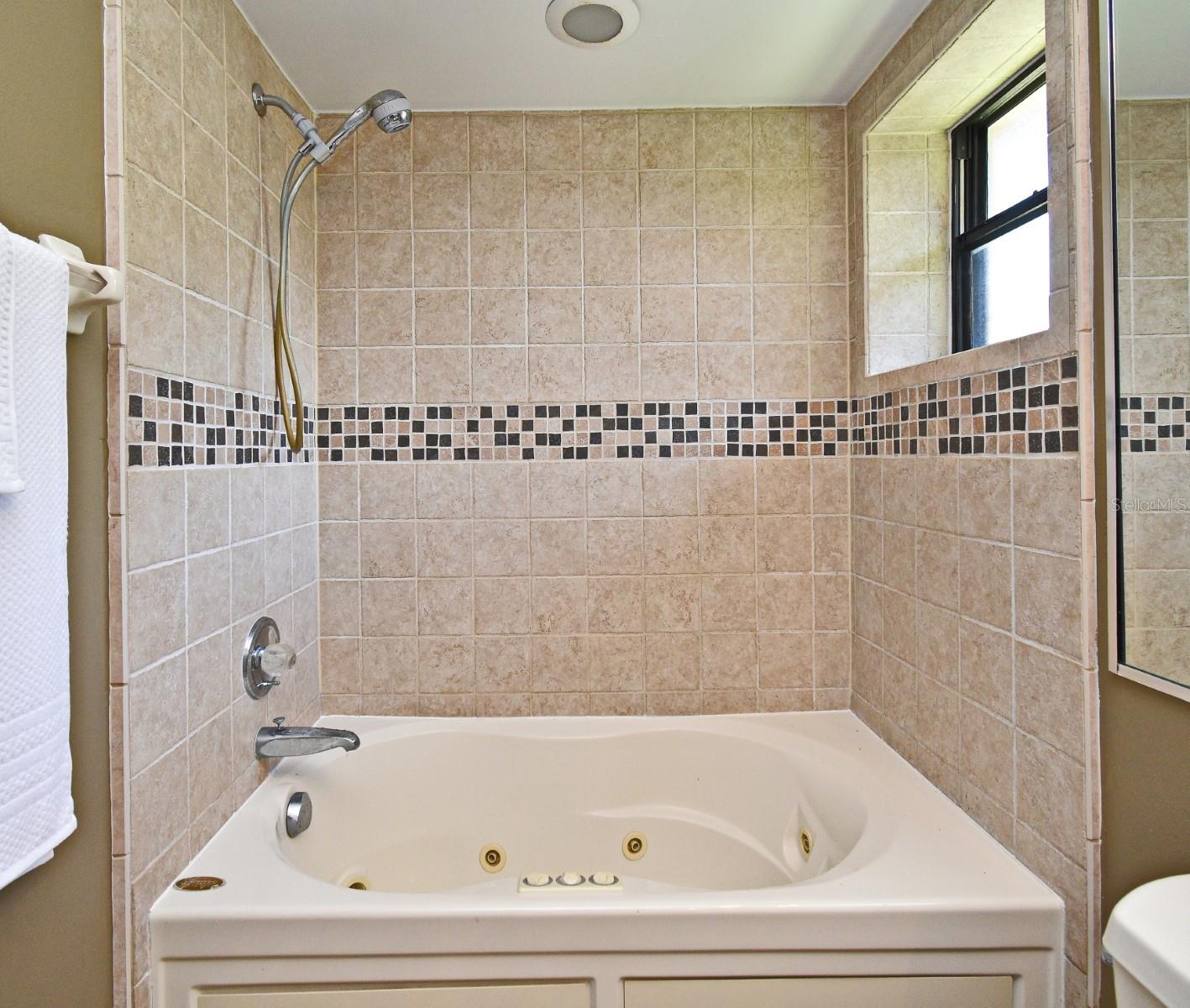 Image 29 of 47 For 2928 Lake Pineloch Boulevard Ge