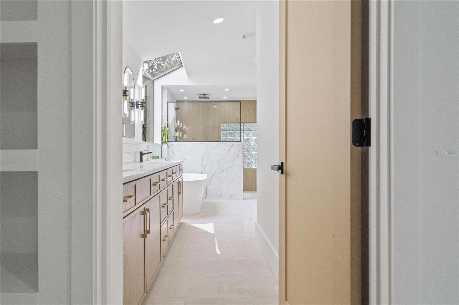 Image 19 of 44 For 388 Hampton Hills Court