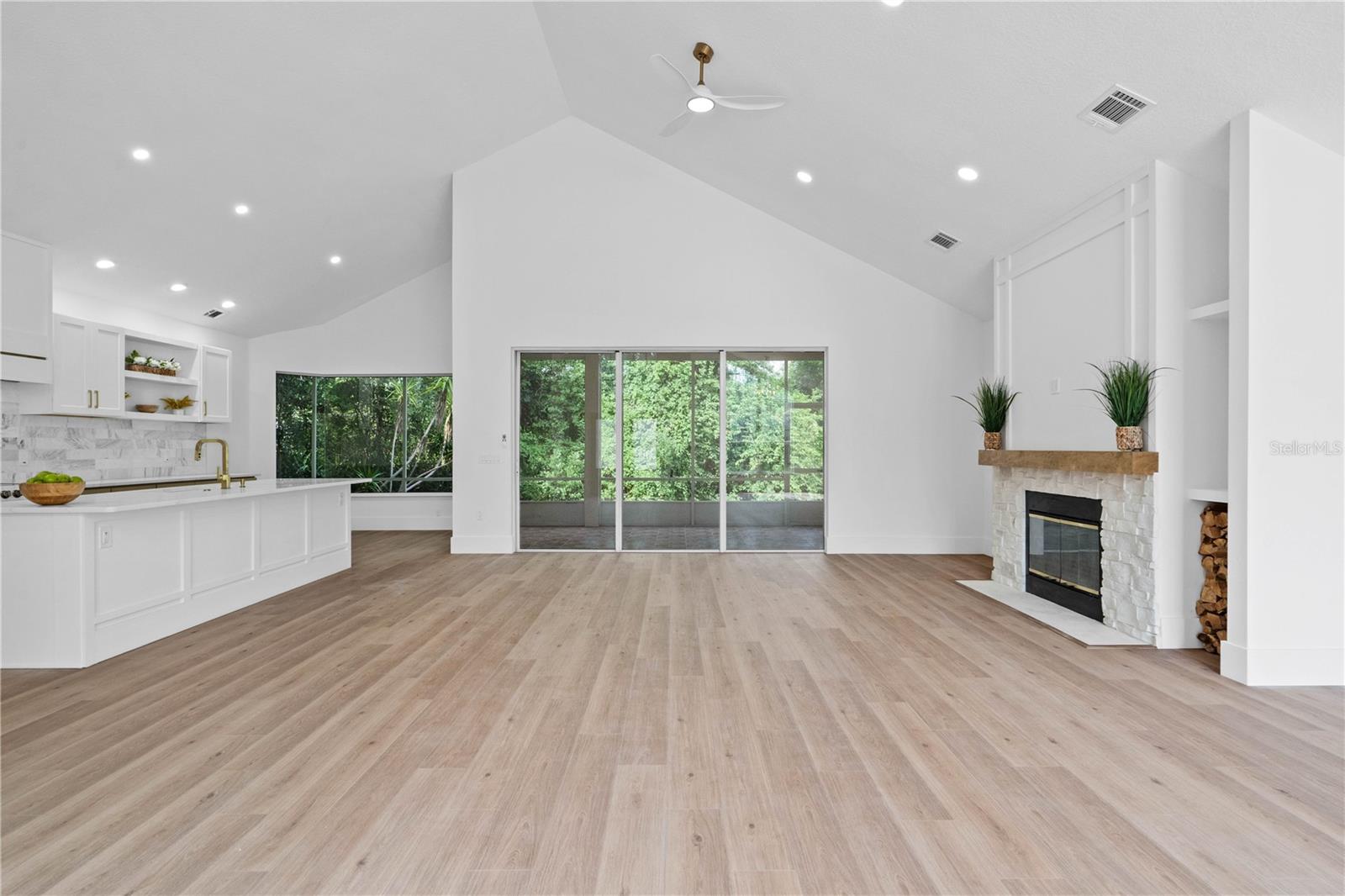 Image 5 of 44 For 388 Hampton Hills Court