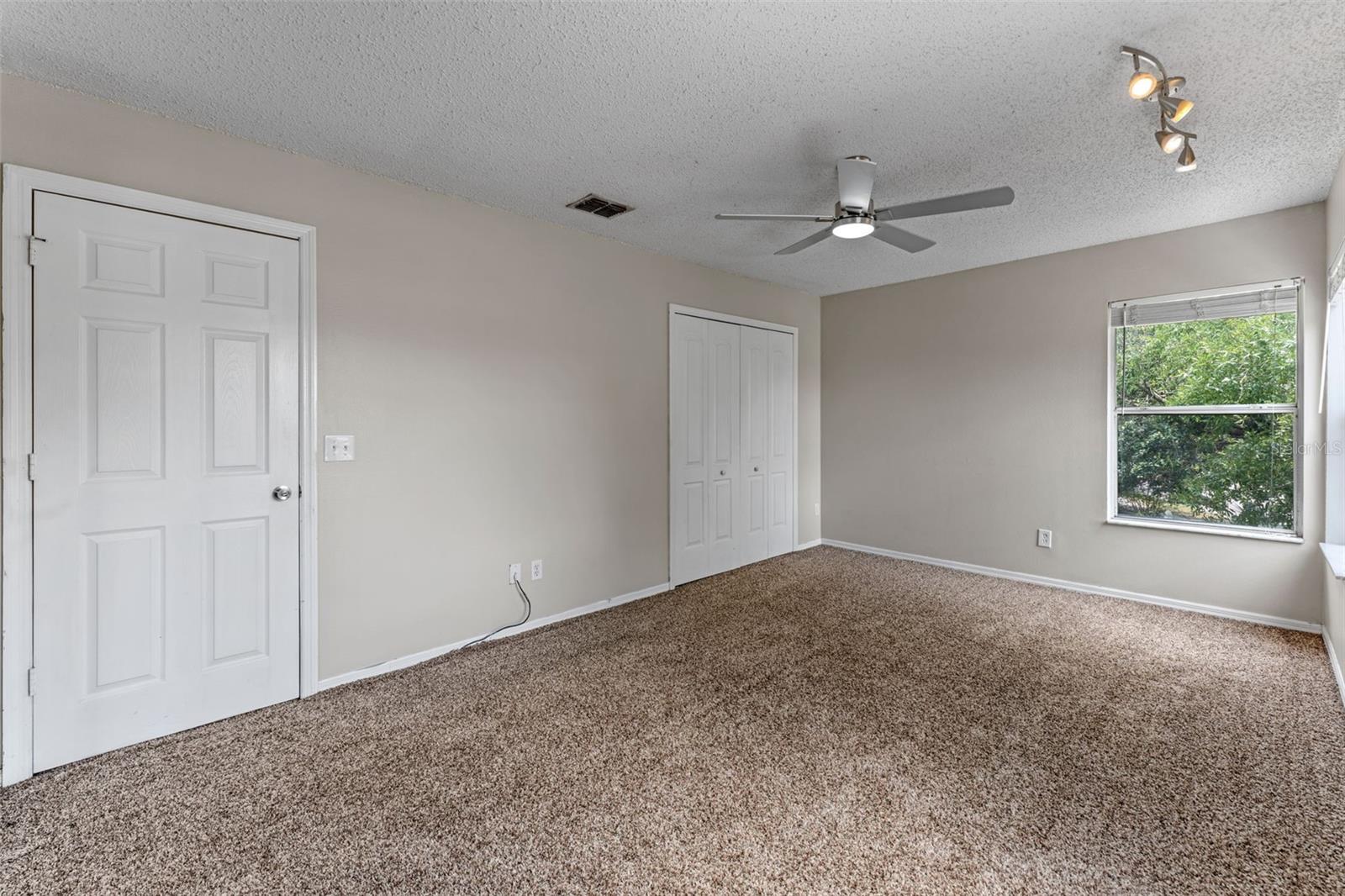 Image 11 of 36 For 202 Ferryboat Court