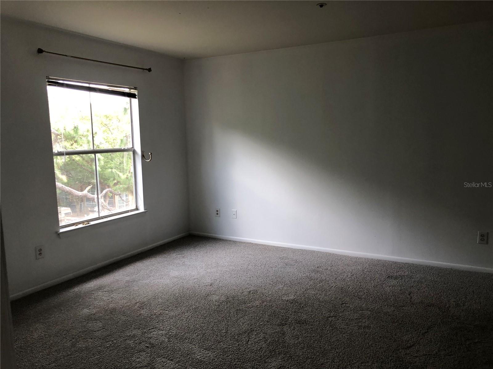 Image 11 of 16 For 482 Pin Oak Place 308