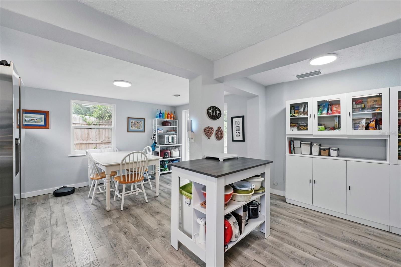 Image 11 of 23 For 240 Cambridge Boulevard