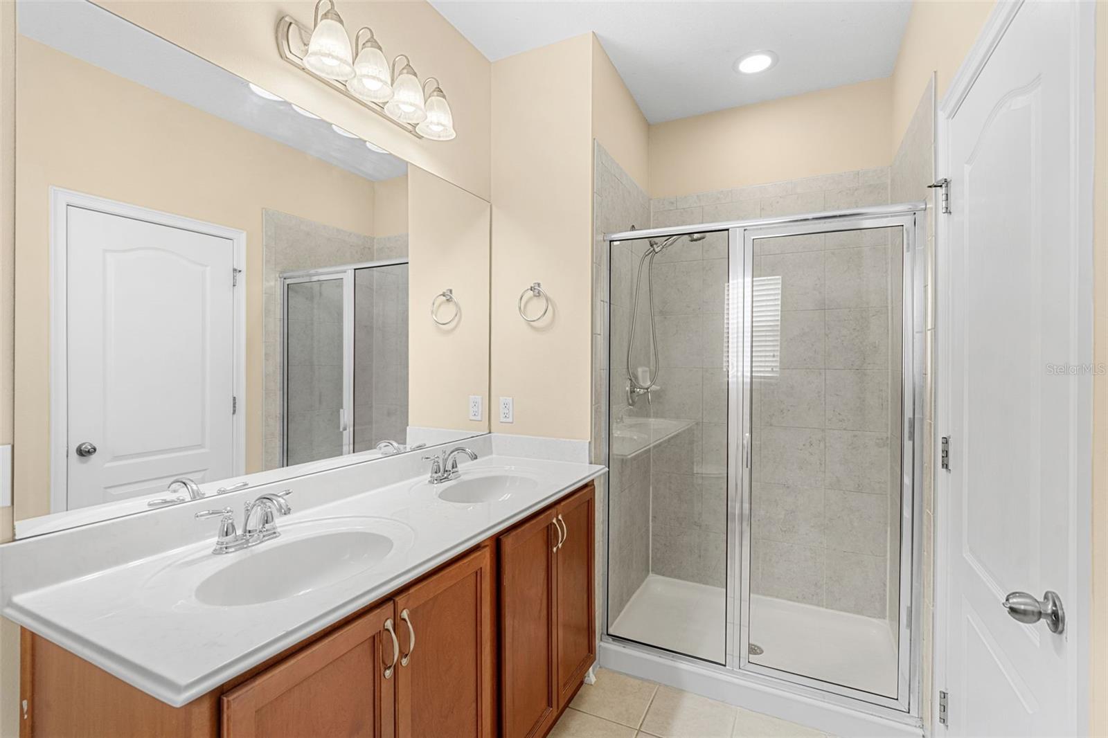 Image 17 of 29 For 12963 Garridan Avenue