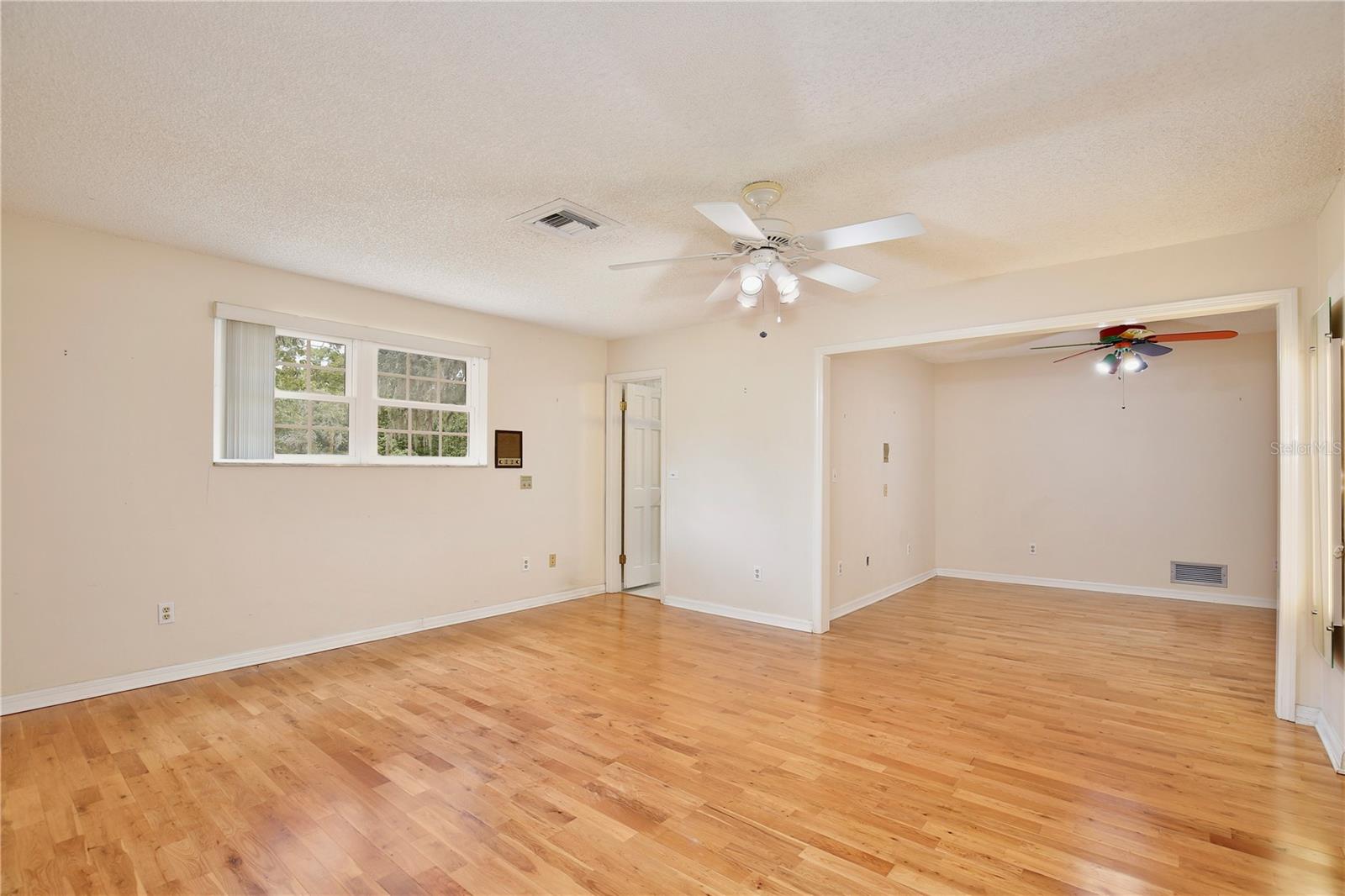 Image 22 of 68 For 4802 Anton Avenue
