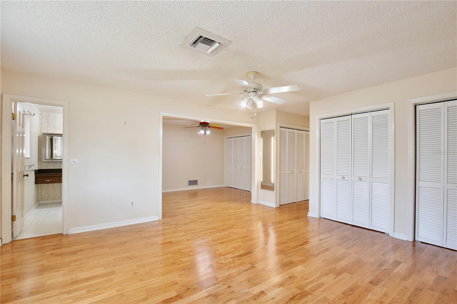 Image 23 of 68 For 4802 Anton Avenue