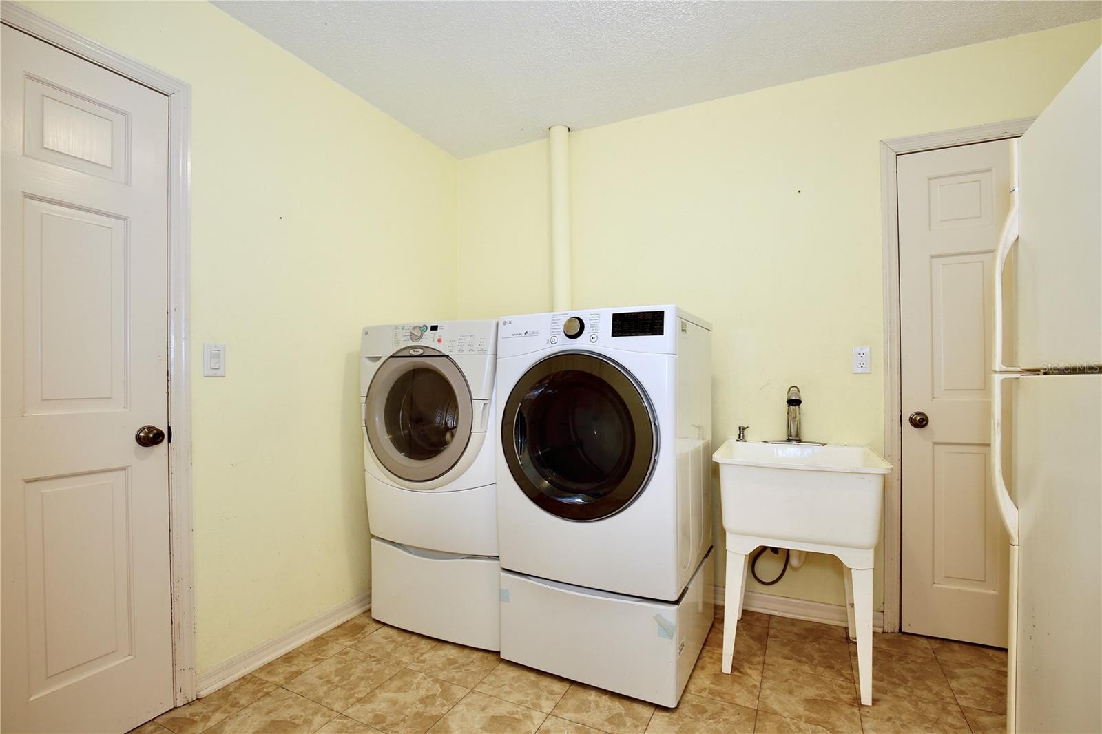 Image 31 of 68 For 4802 Anton Avenue