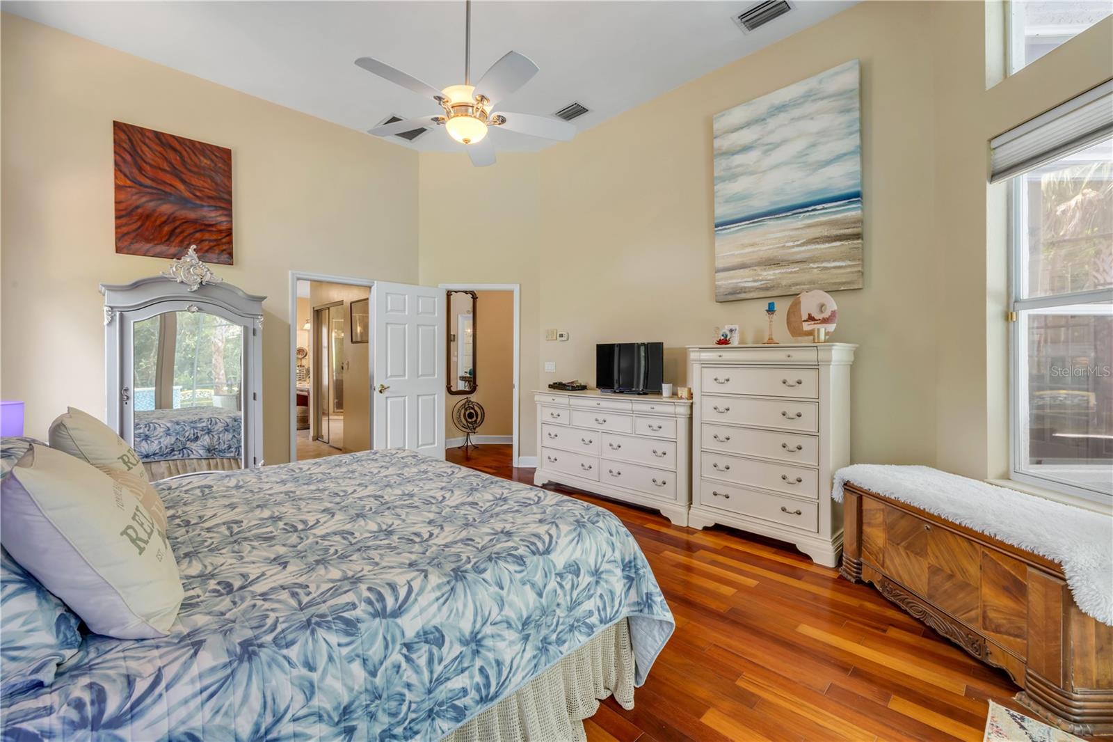 Image 17 of 39 For 6 Laurel Oak Place