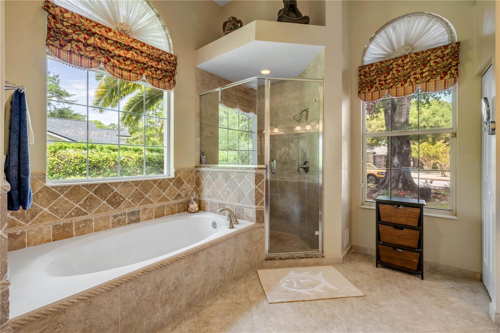 Image 20 of 39 For 6 Laurel Oak Place