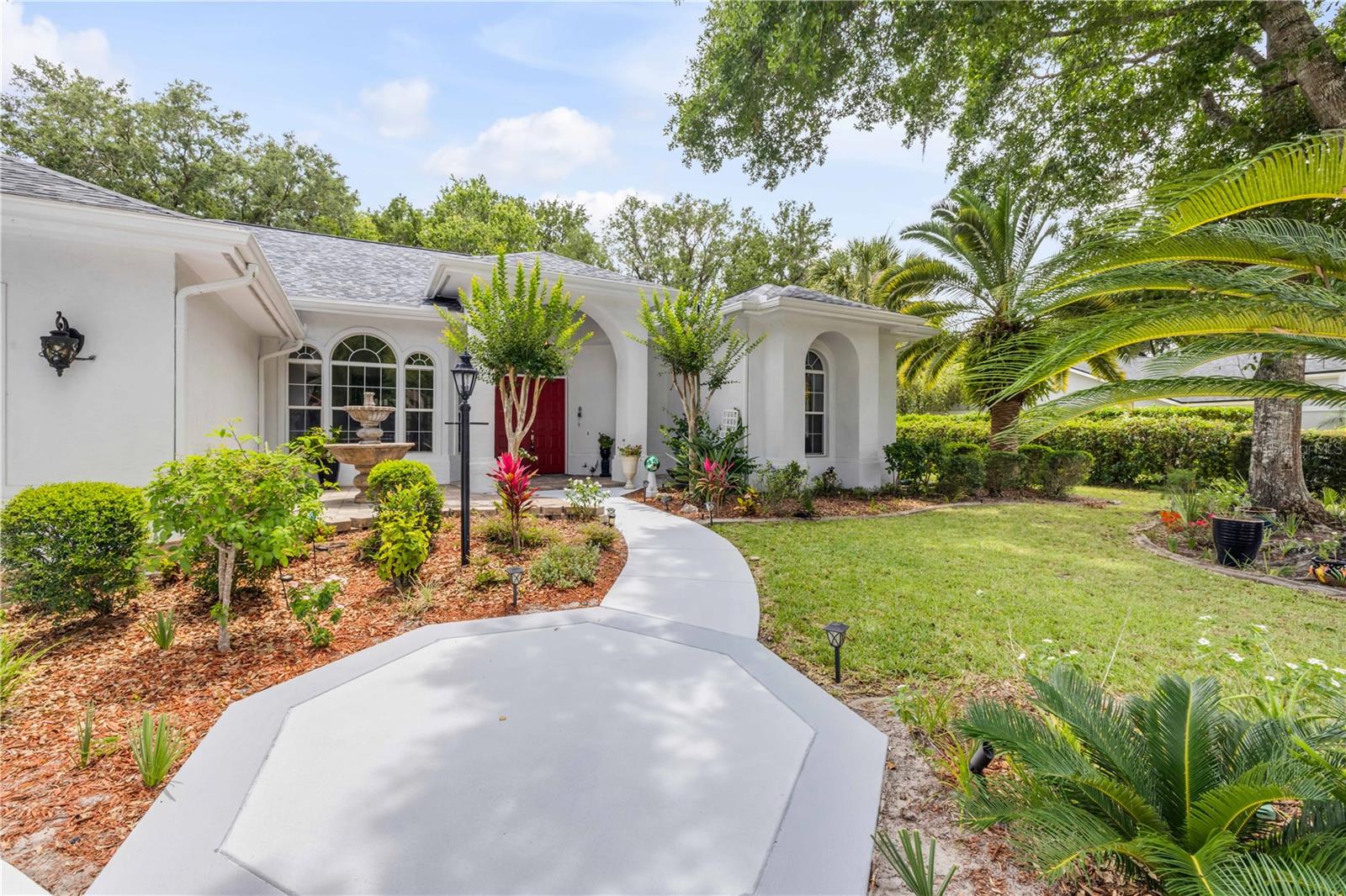 Image 3 of 39 For 6 Laurel Oak Place