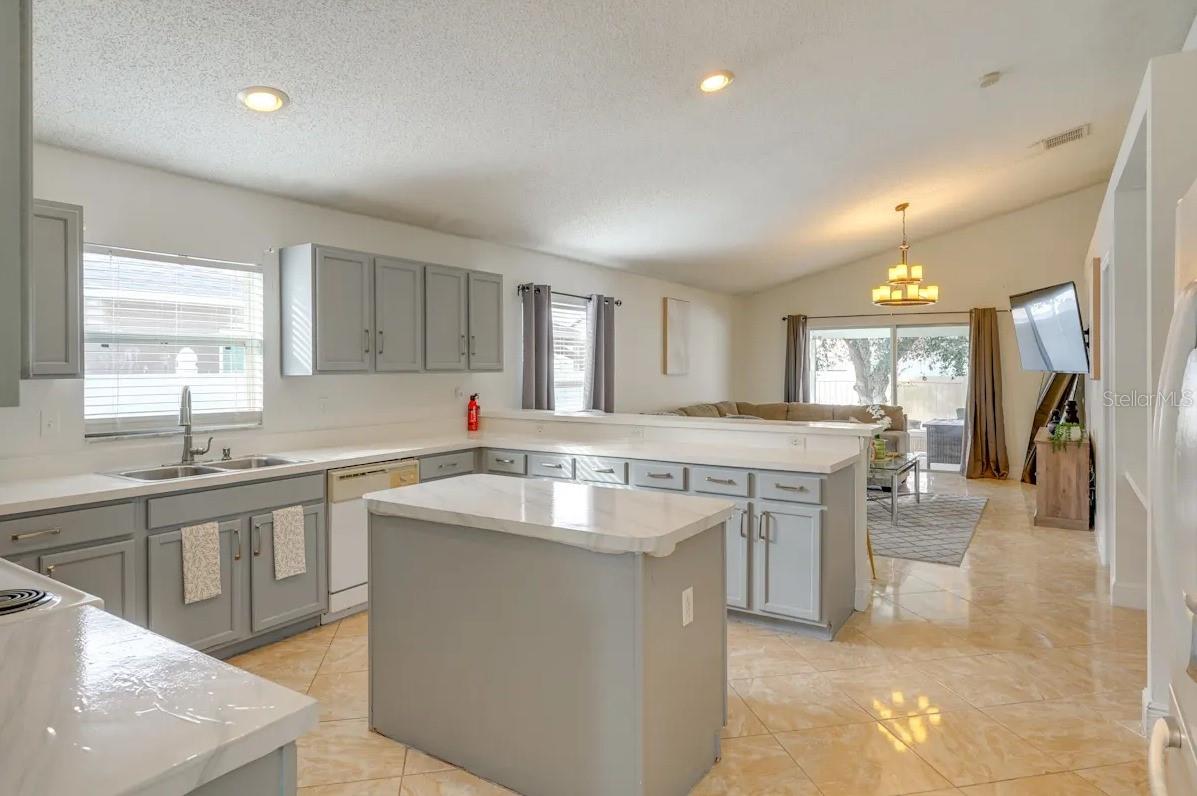 Image 22 of 29 For 739 Delancey Drive
