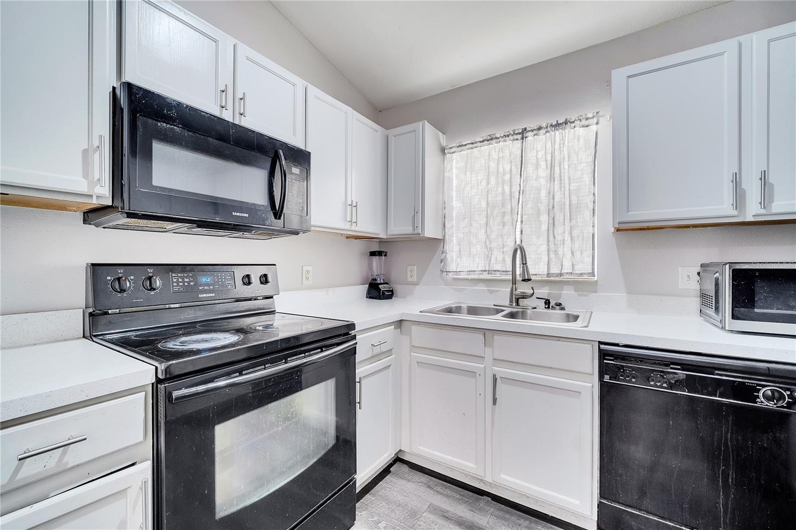 Image 6 of 14 For 9821 8th Avenue
