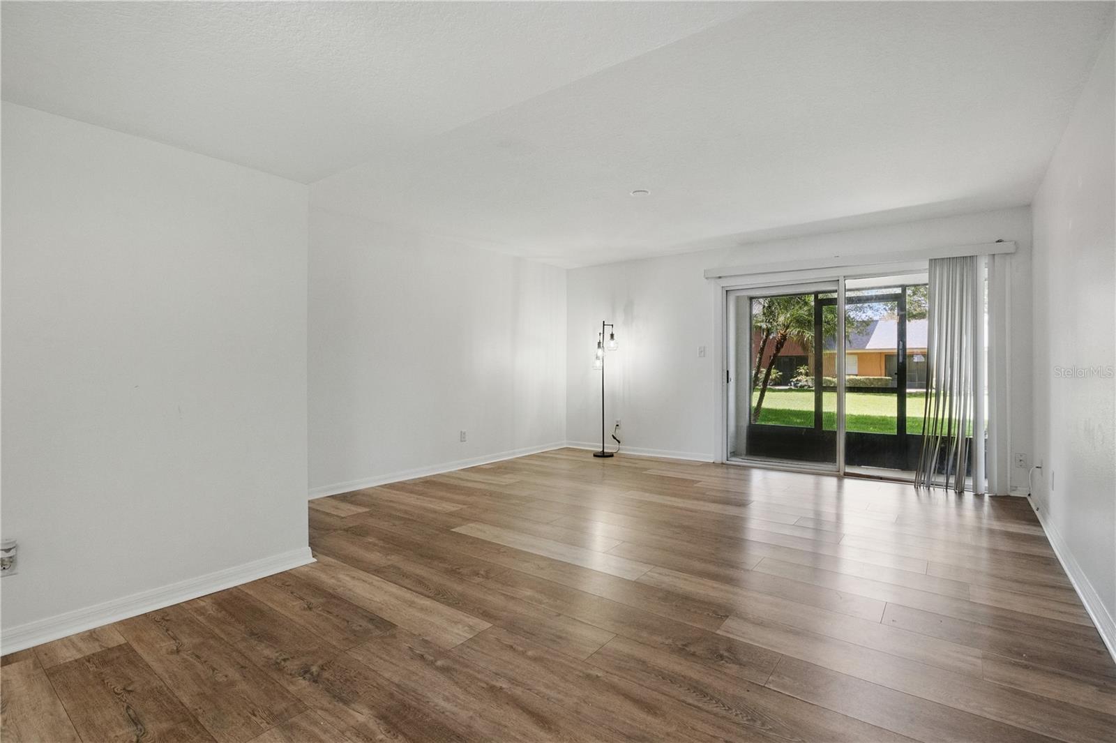 Image 7 of 32 For 4952 Tangerine Ave  4952