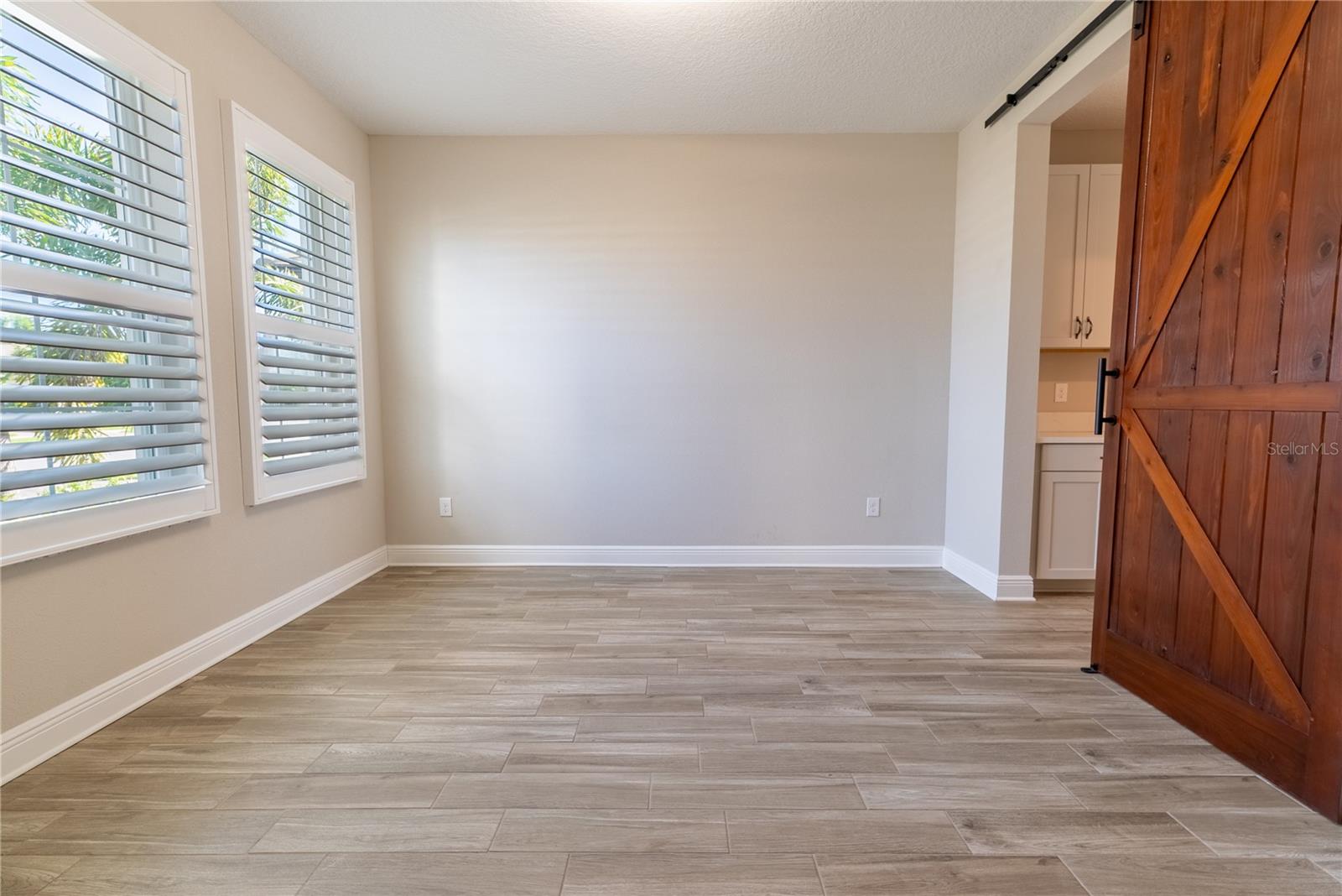 Image 4 of 72 For 4861 Antrim Drive