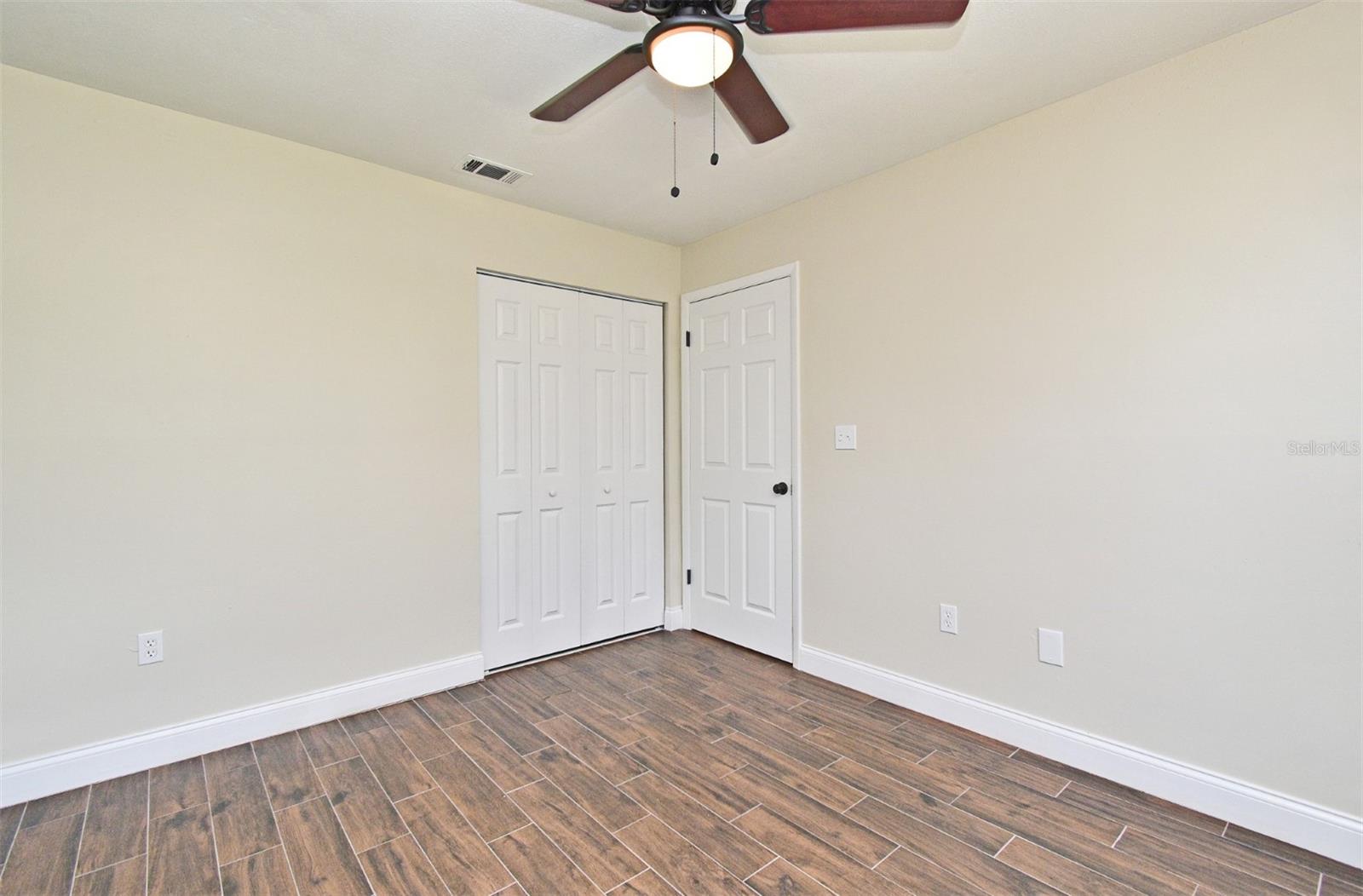 Image 33 of 63 For 2524 Shadybranch Drive