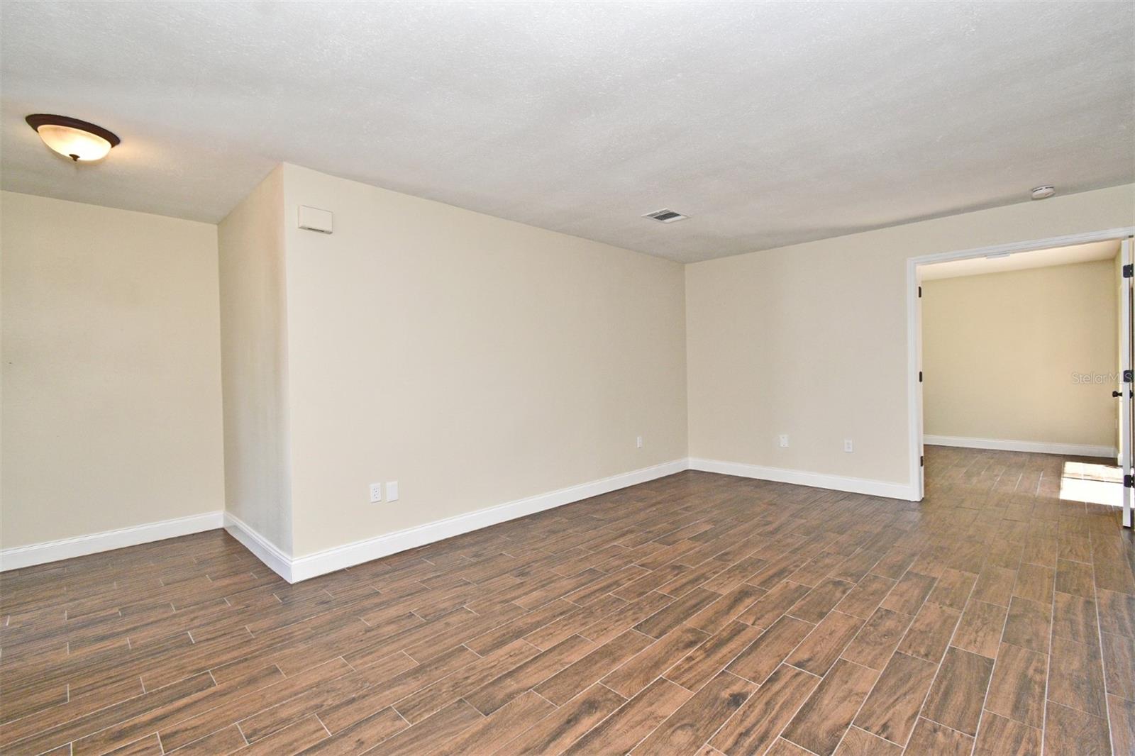 Image 6 of 63 For 2524 Shadybranch Drive