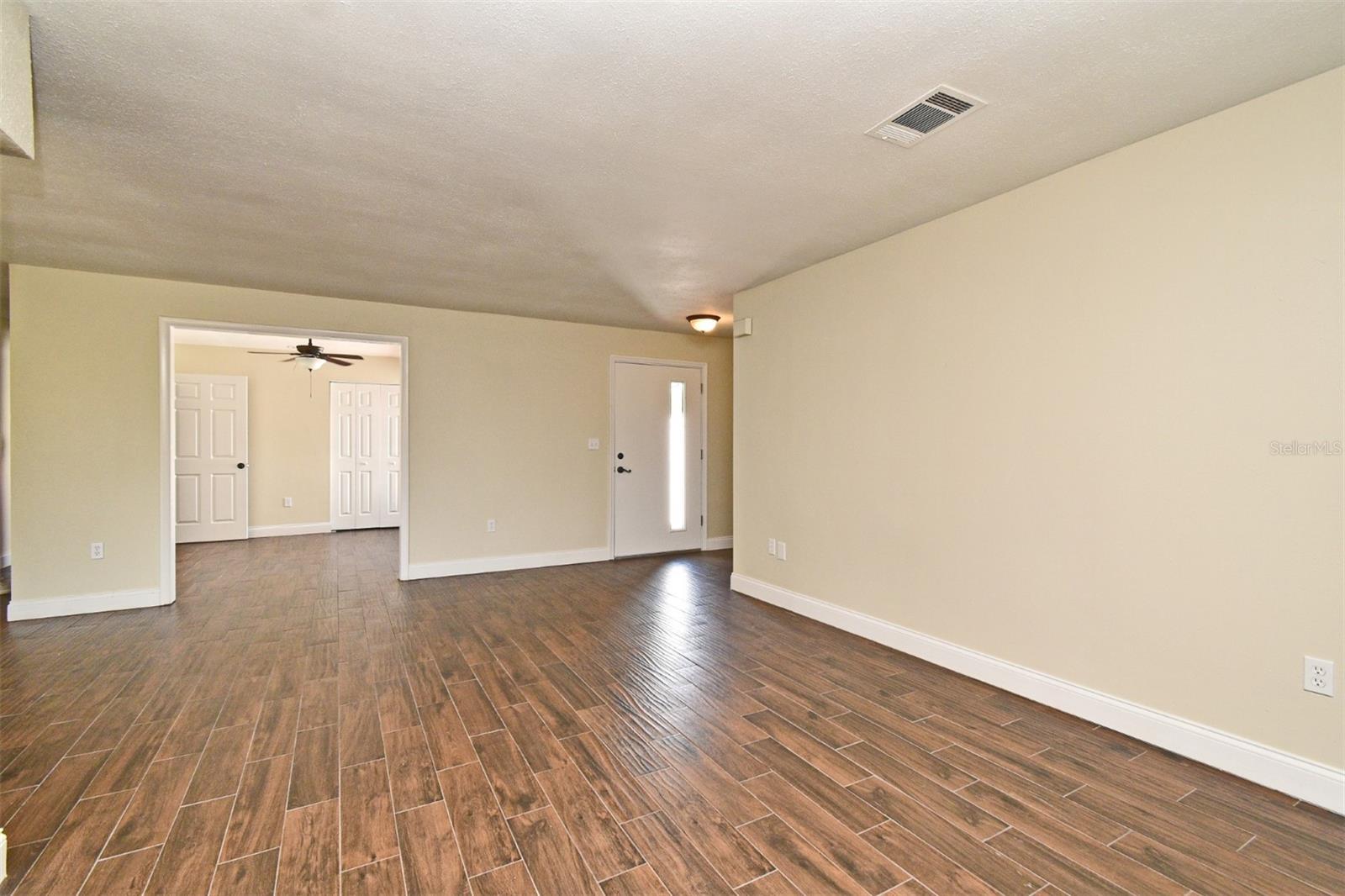 Image 8 of 63 For 2524 Shadybranch Drive