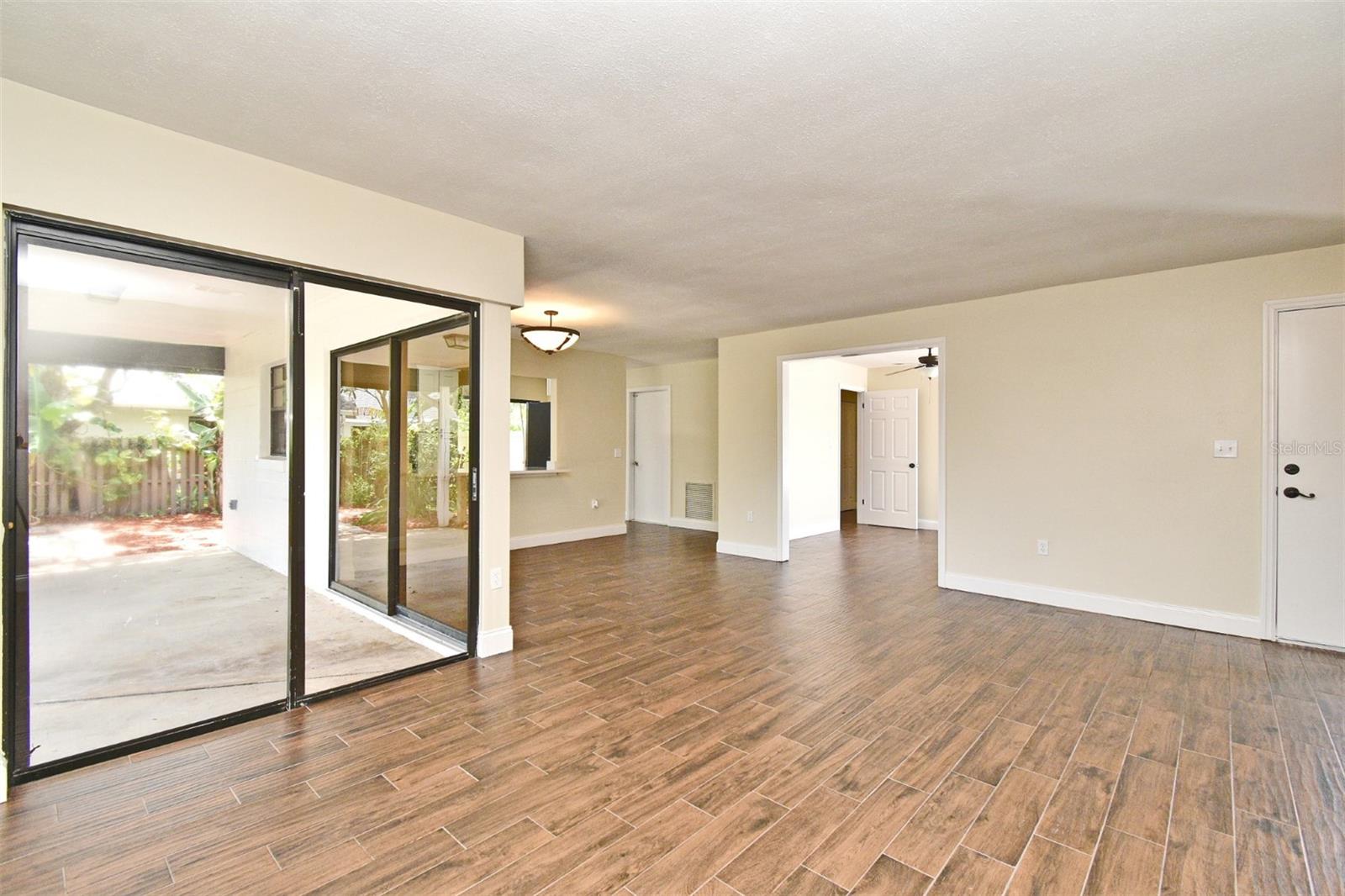 Image 9 of 63 For 2524 Shadybranch Drive