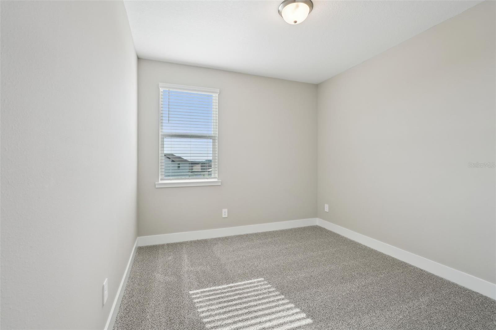 Image 19 of 30 For 16454 Silver Brook Way