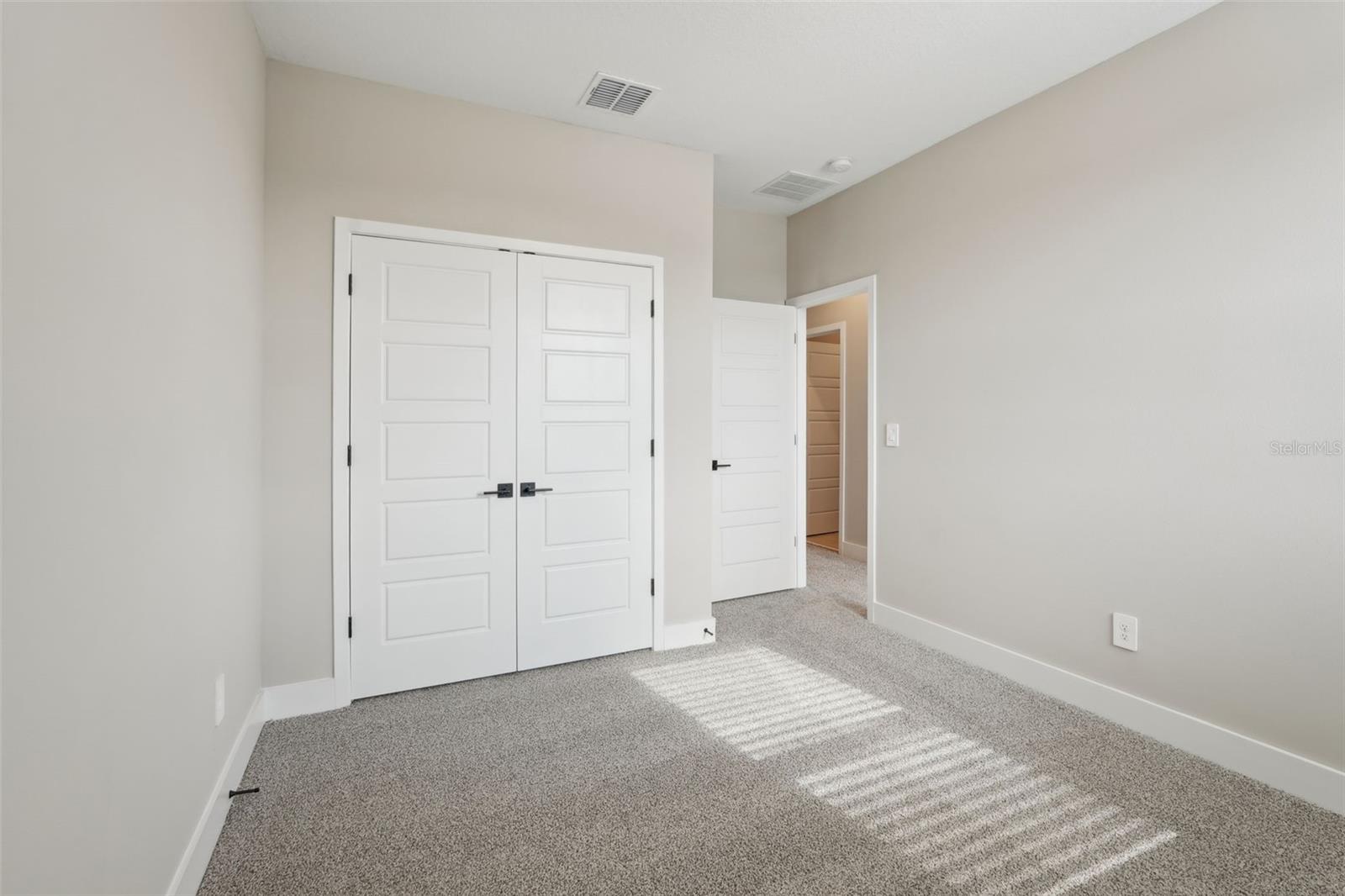Image 20 of 30 For 16454 Silver Brook Way