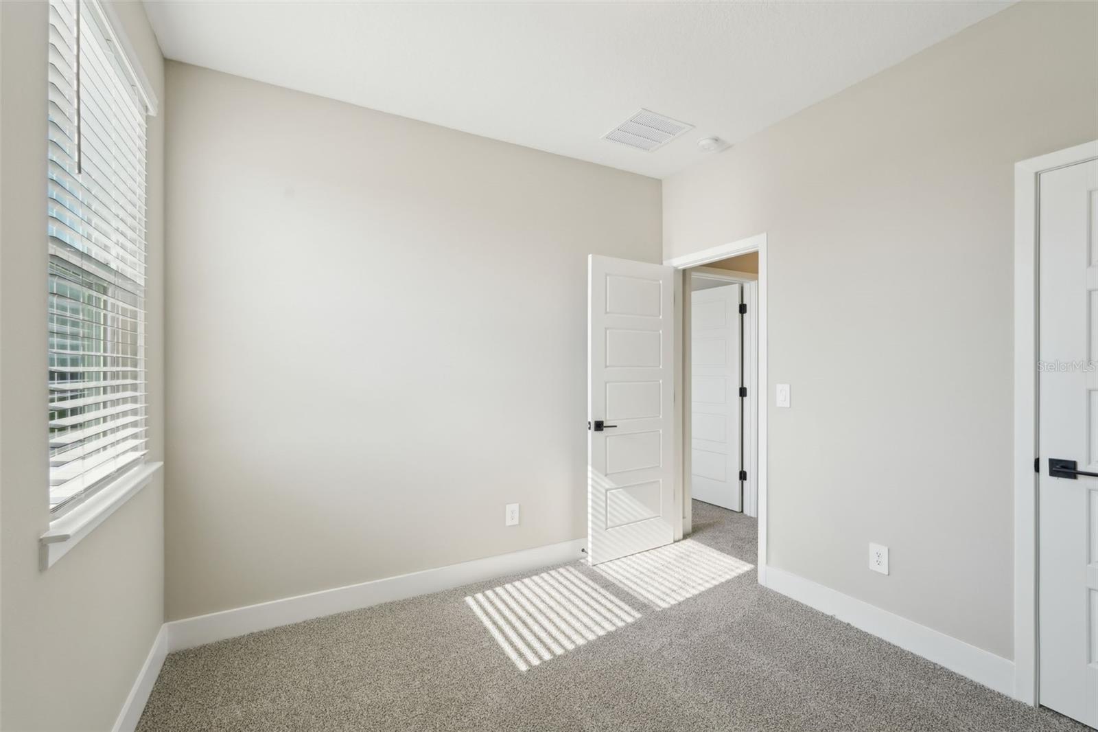 Image 22 of 30 For 16454 Silver Brook Way
