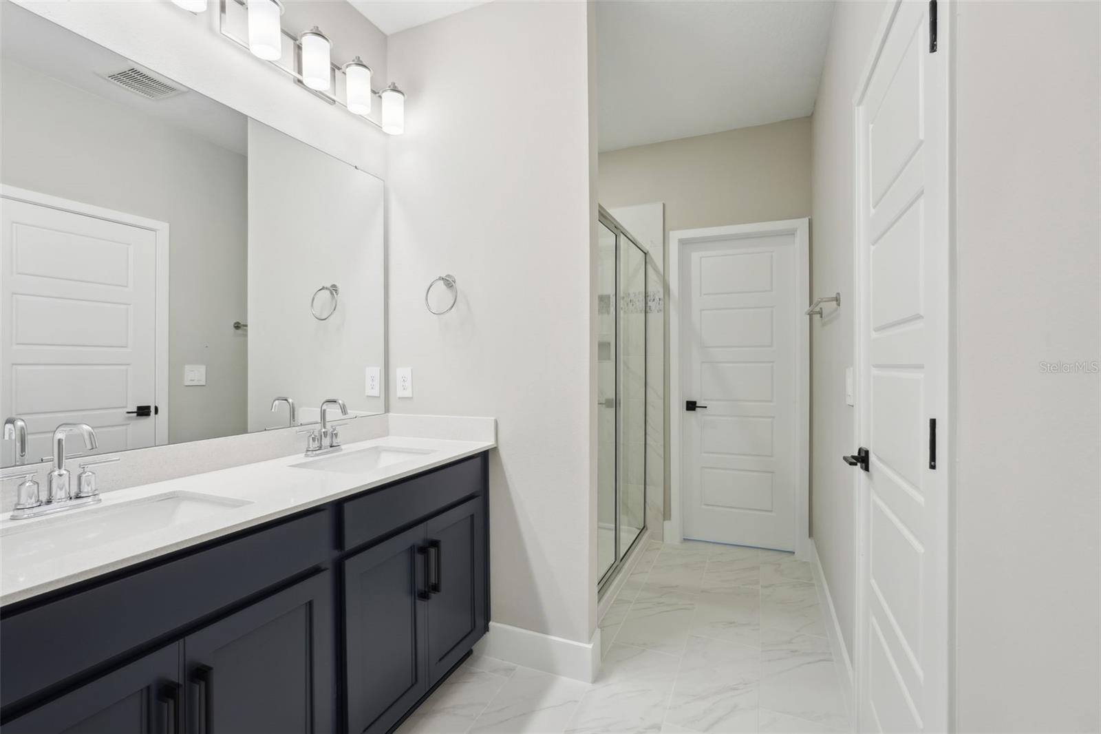 Image 26 of 30 For 16454 Silver Brook Way