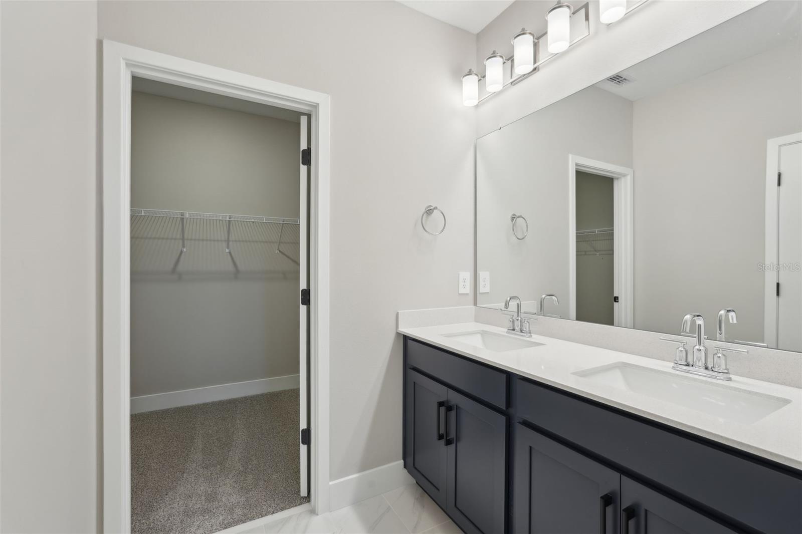 Image 27 of 30 For 16454 Silver Brook Way