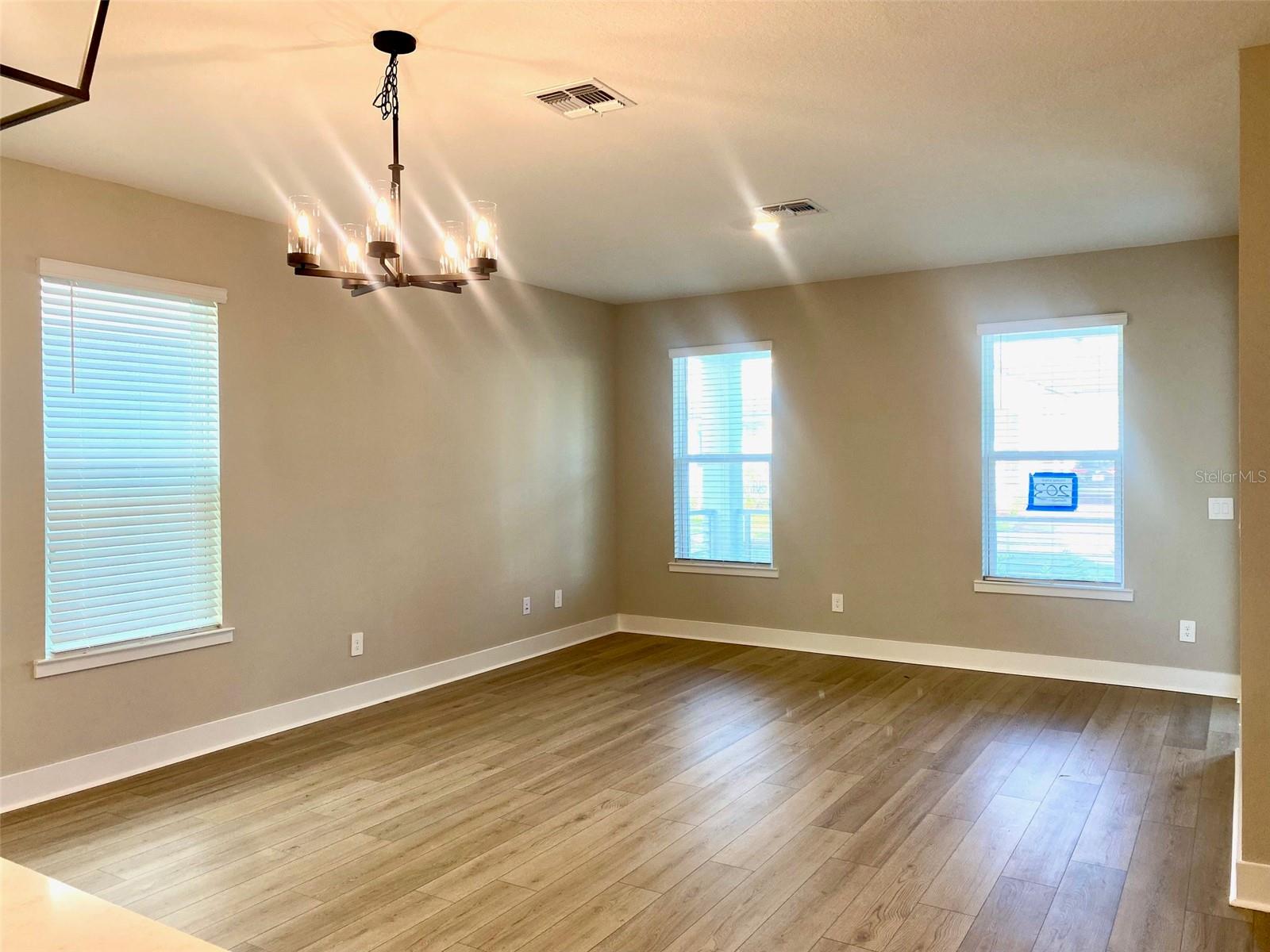 Image 5 of 12 For 16454 Silver Brook Way