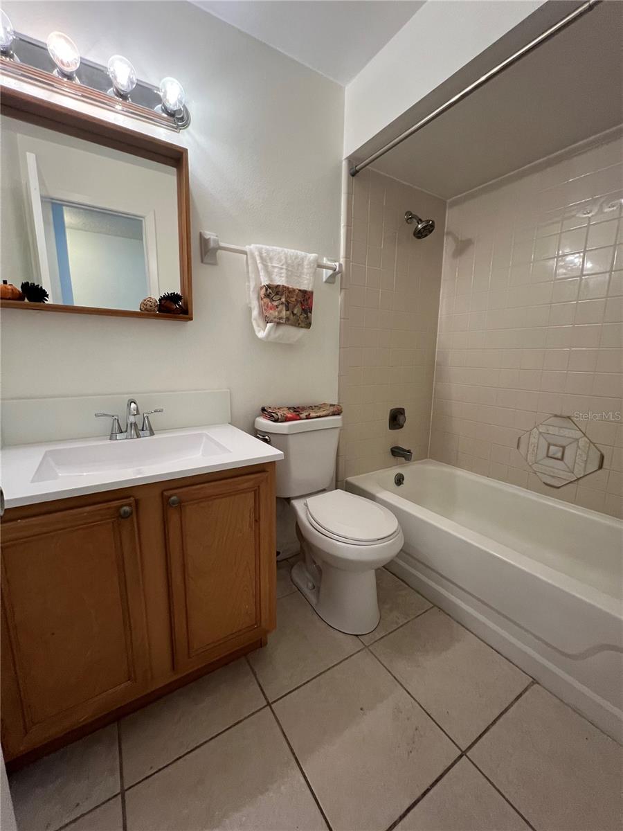 Image 14 of 17 For 33 Princeton Street 33a